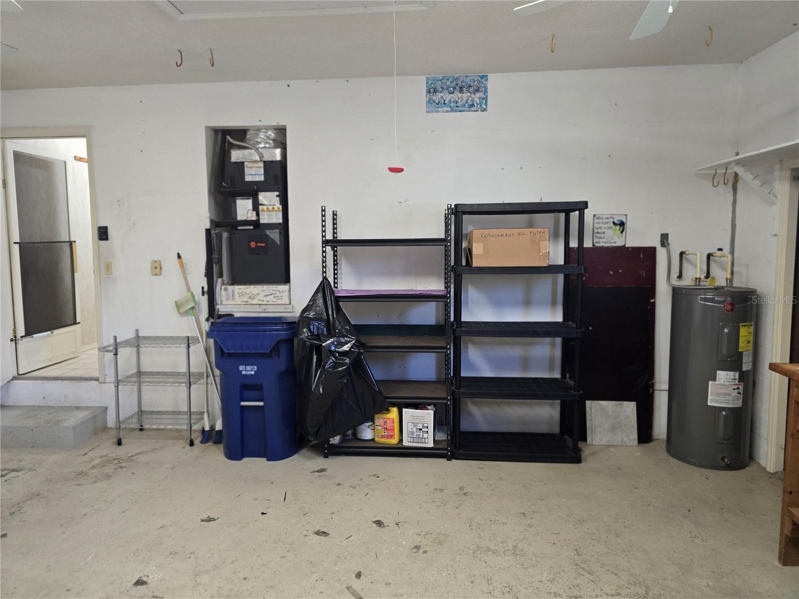 Listing photo id 22 for 2136 Cork Oak Street