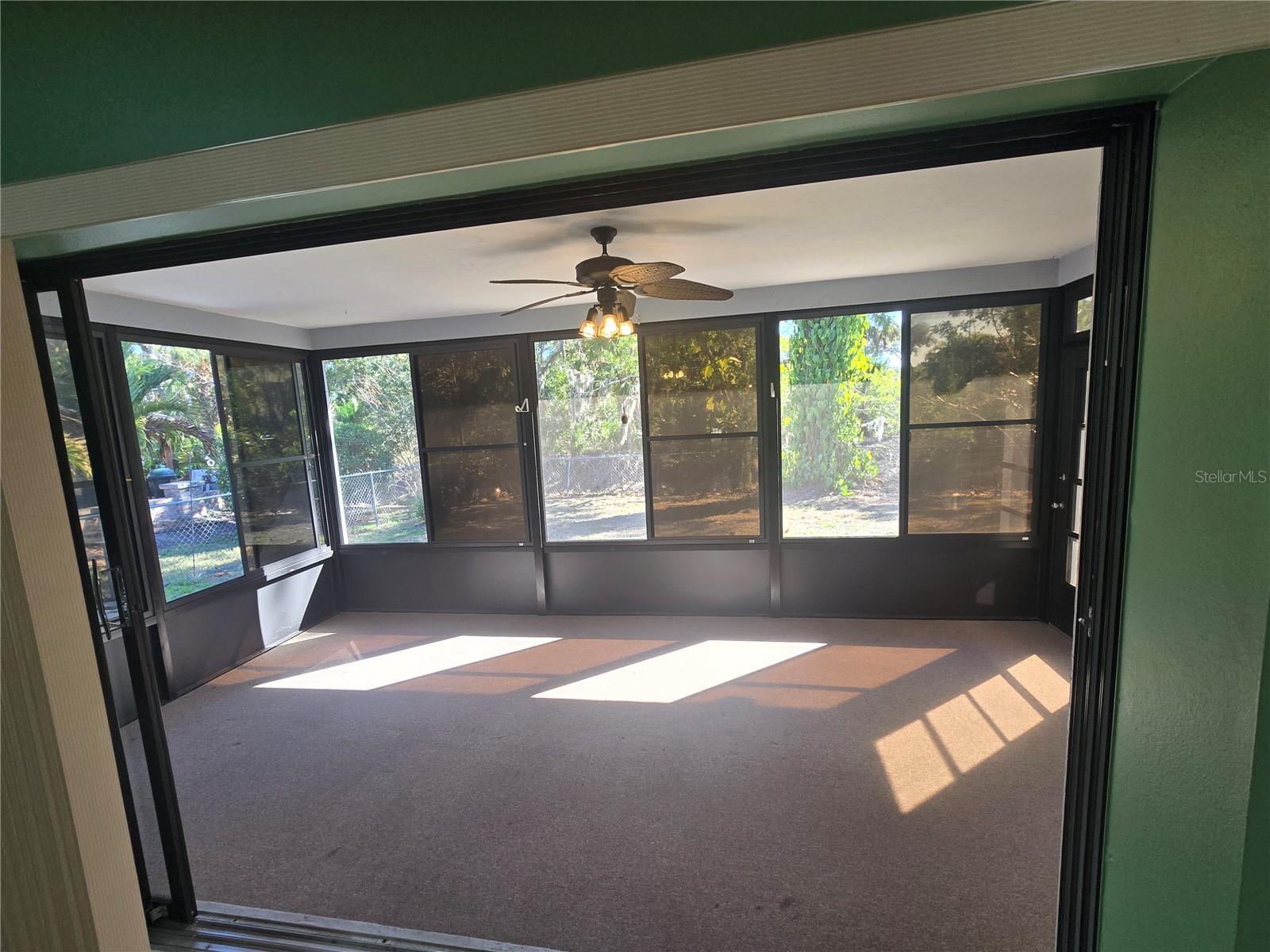 Listing photo id 24 for 2136 Cork Oak Street