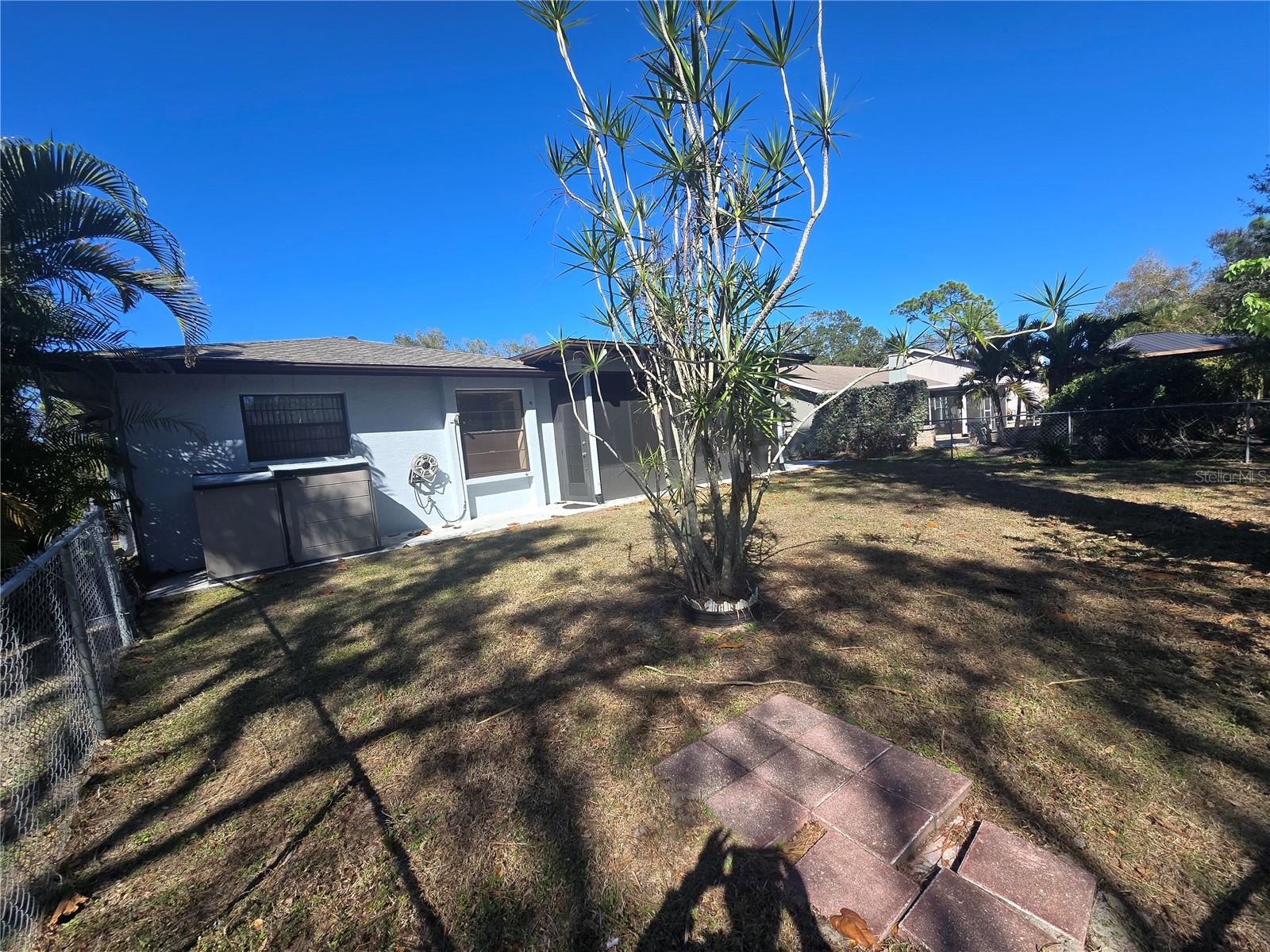 Listing photo id 26 for 2136 Cork Oak Street