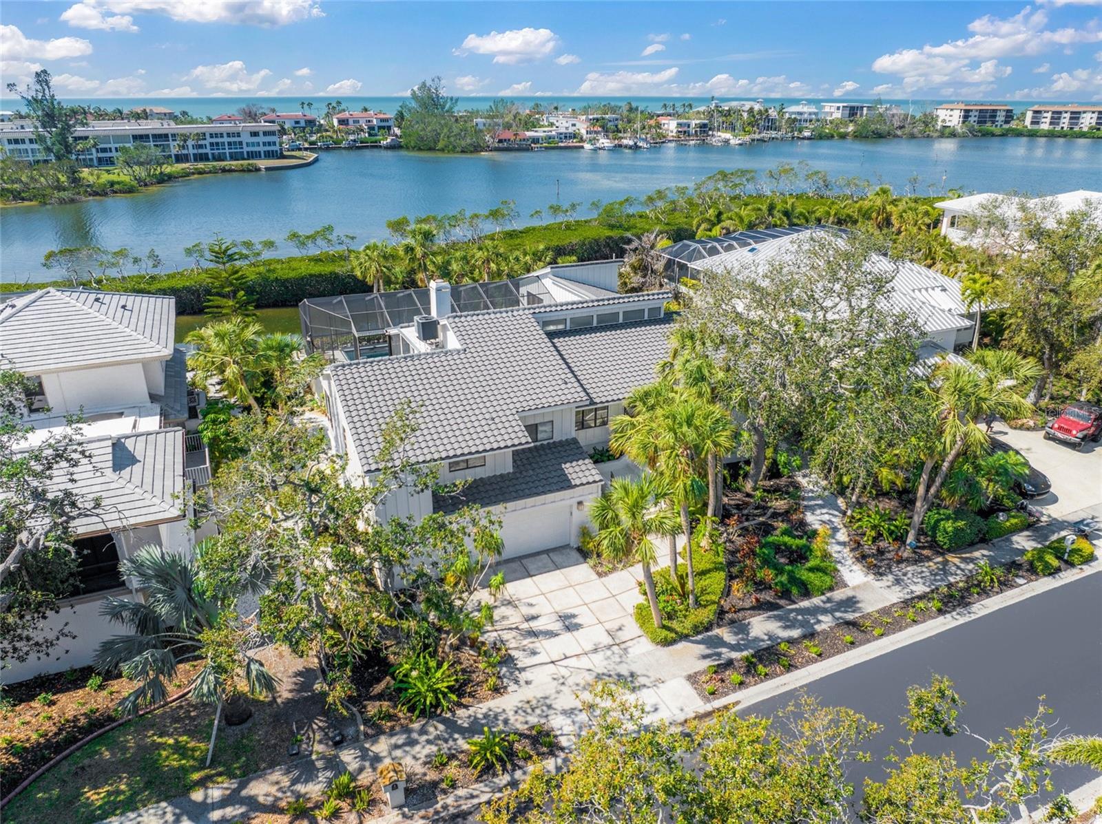 Image 4 of 79 For 3421 Bayou Sound