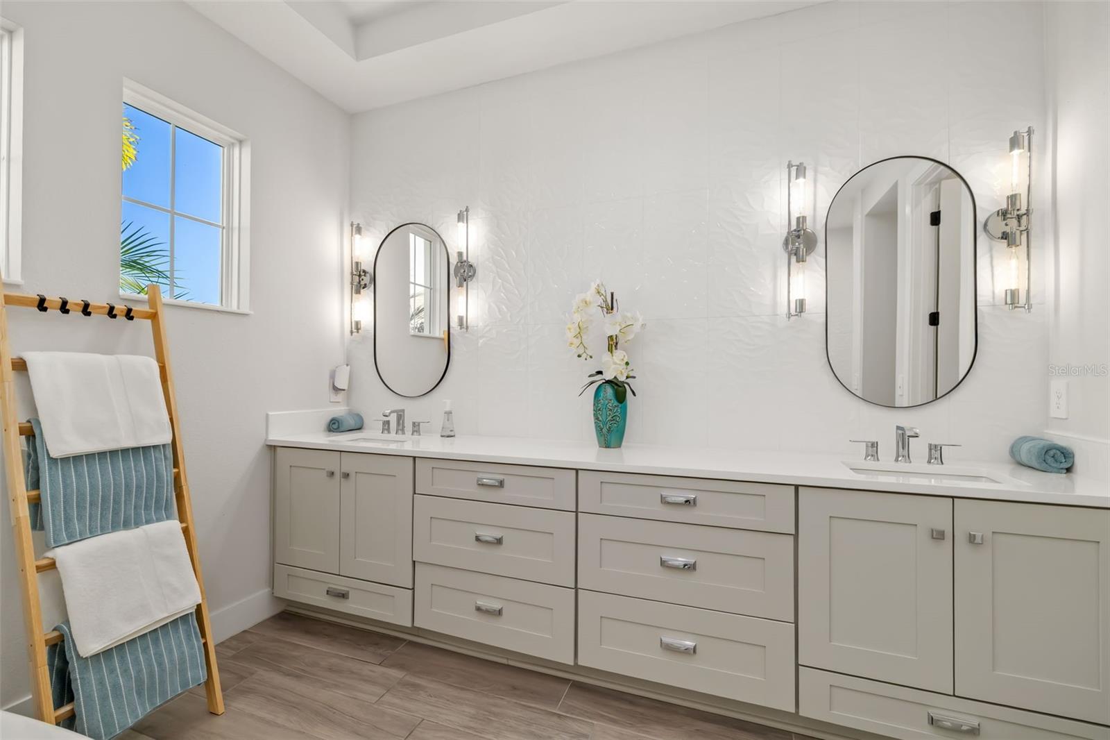 Image 28 of 90 For 4677 Antrim Drive