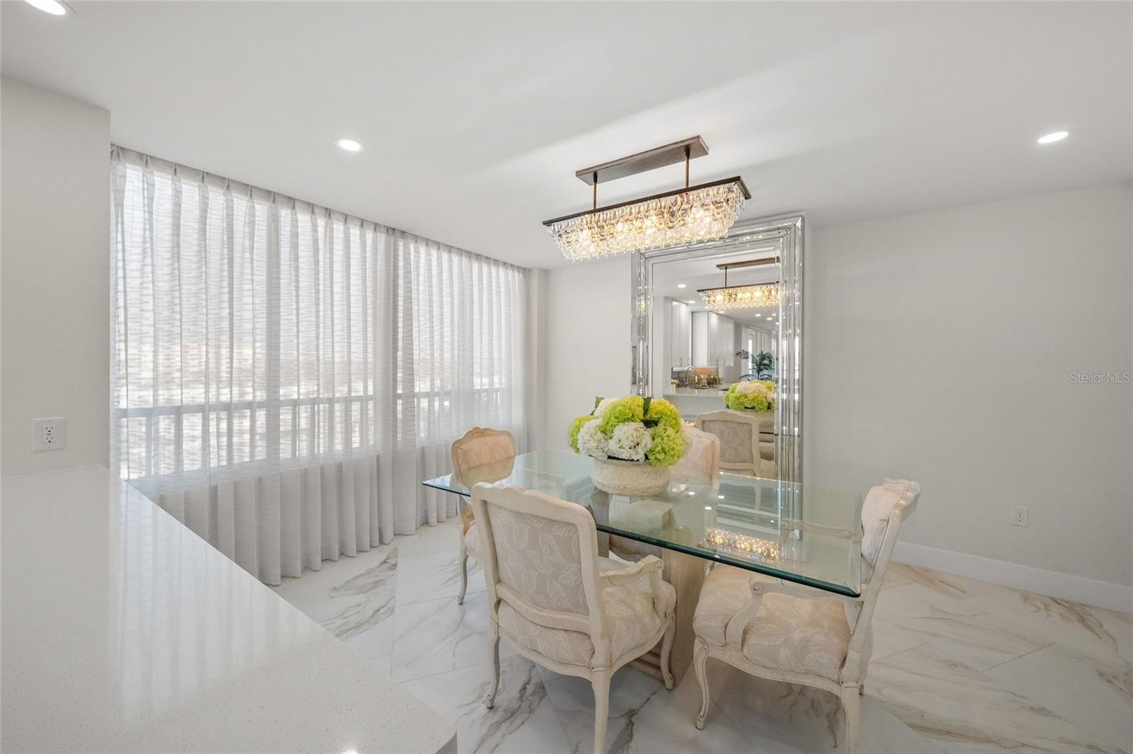 Image 24 of 78 For 5880 Midnight Pass Road 511