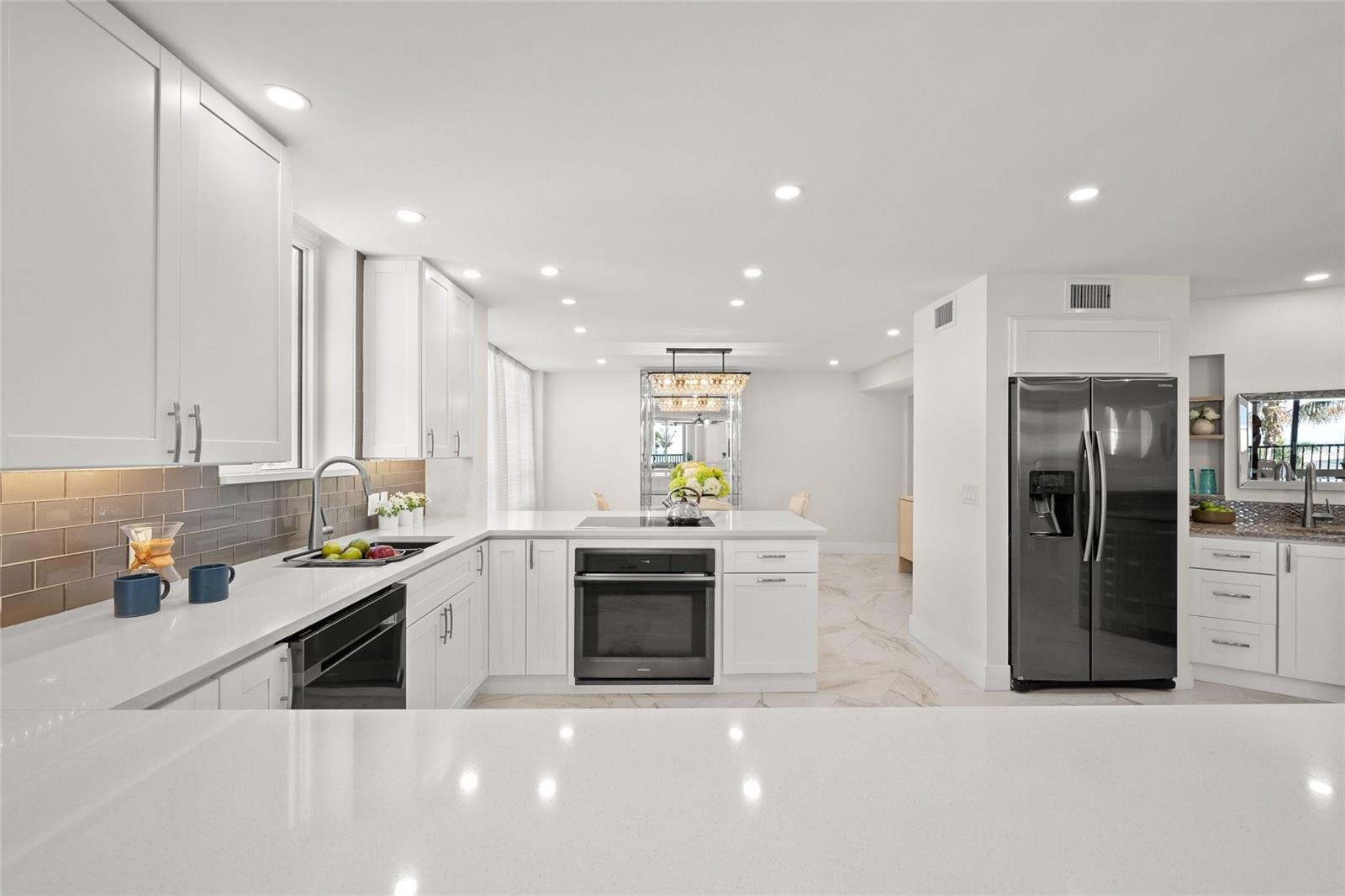 Image 3 of 78 For 5880 Midnight Pass Road 511