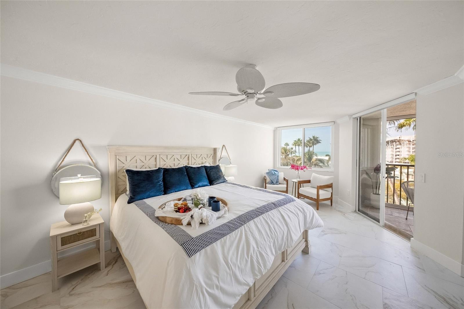 Image 35 of 78 For 5880 Midnight Pass Road 511