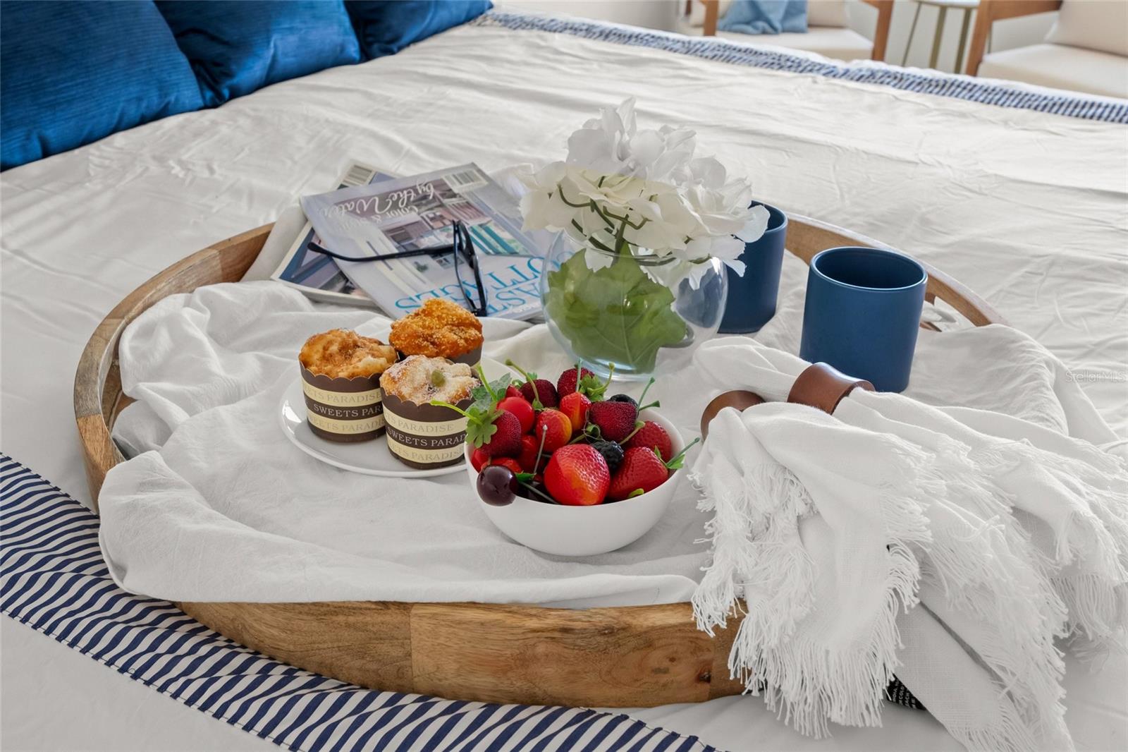 Image 36 of 78 For 5880 Midnight Pass Road 511