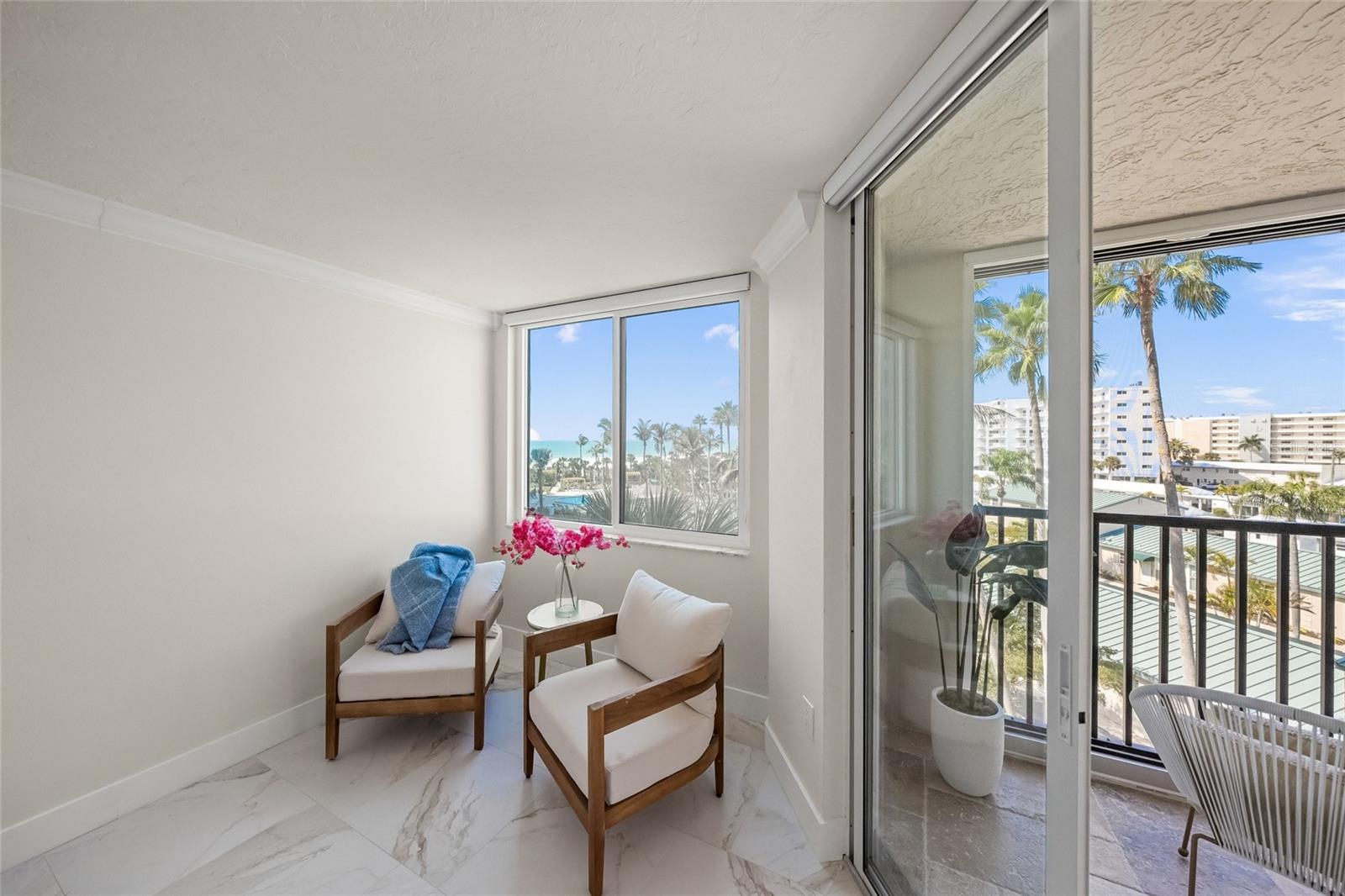 Image 37 of 78 For 5880 Midnight Pass Road 511