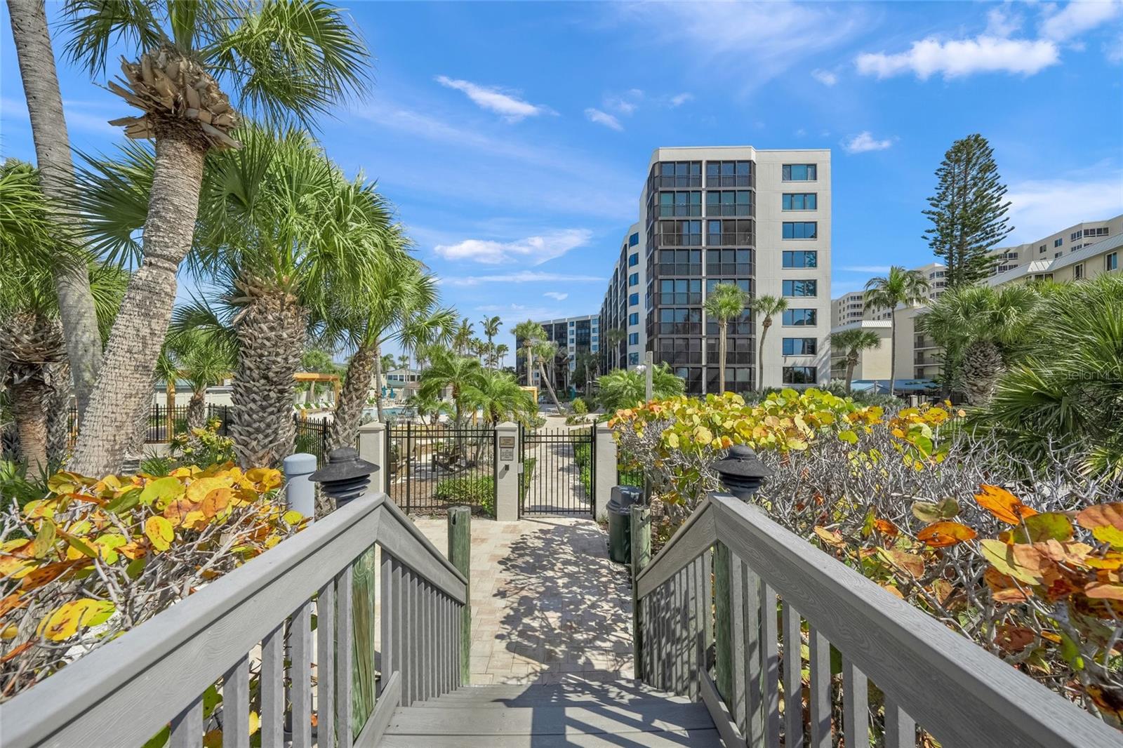 Image 68 of 78 For 5880 Midnight Pass Road 511