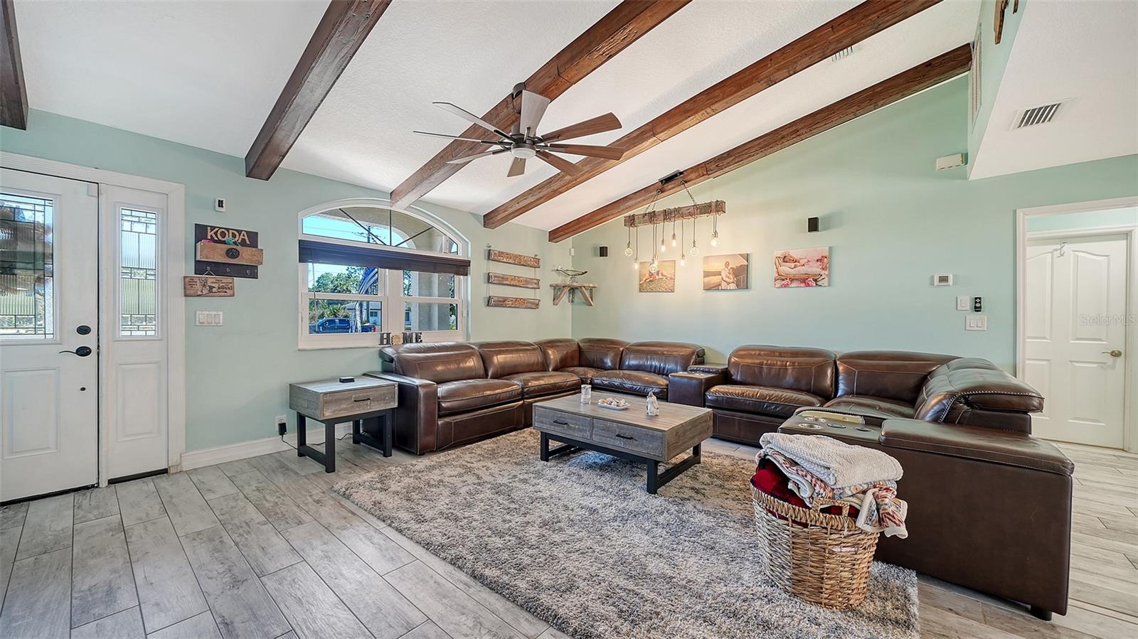 Image 10 of 41 For 1153 Salford Boulevard