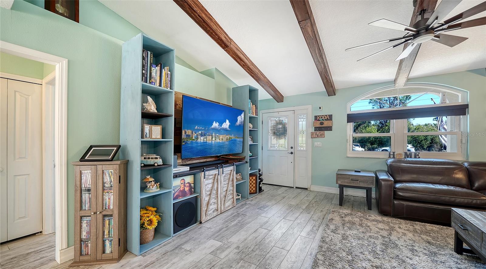 Image 12 of 41 For 1153 Salford Boulevard