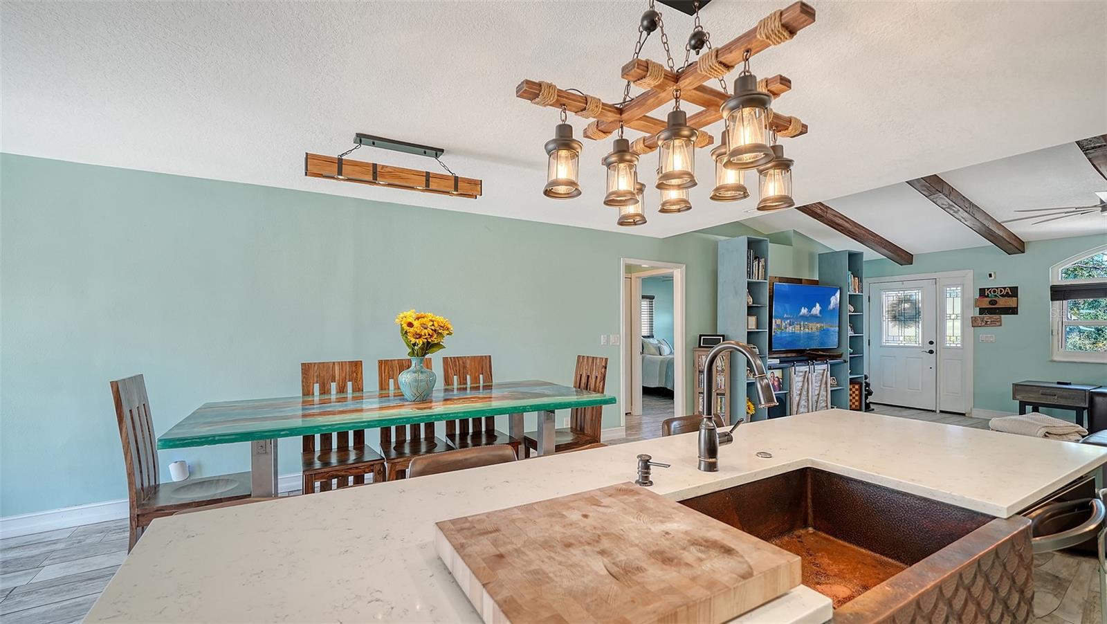 Image 20 of 41 For 1153 Salford Boulevard