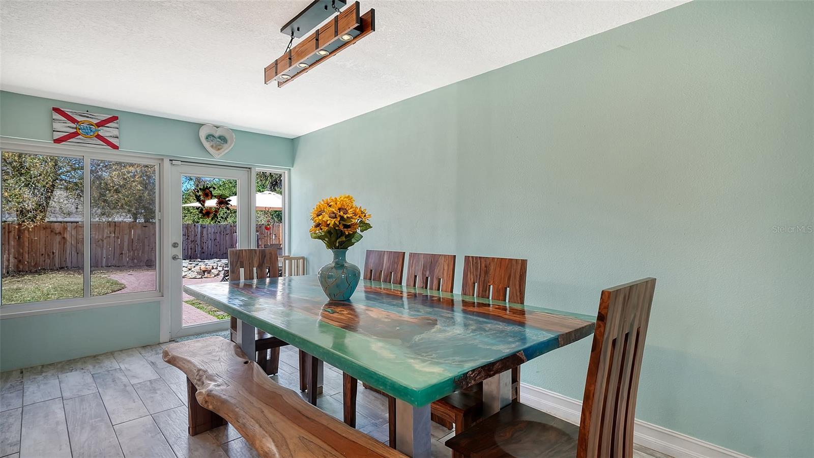 Image 21 of 41 For 1153 Salford Boulevard