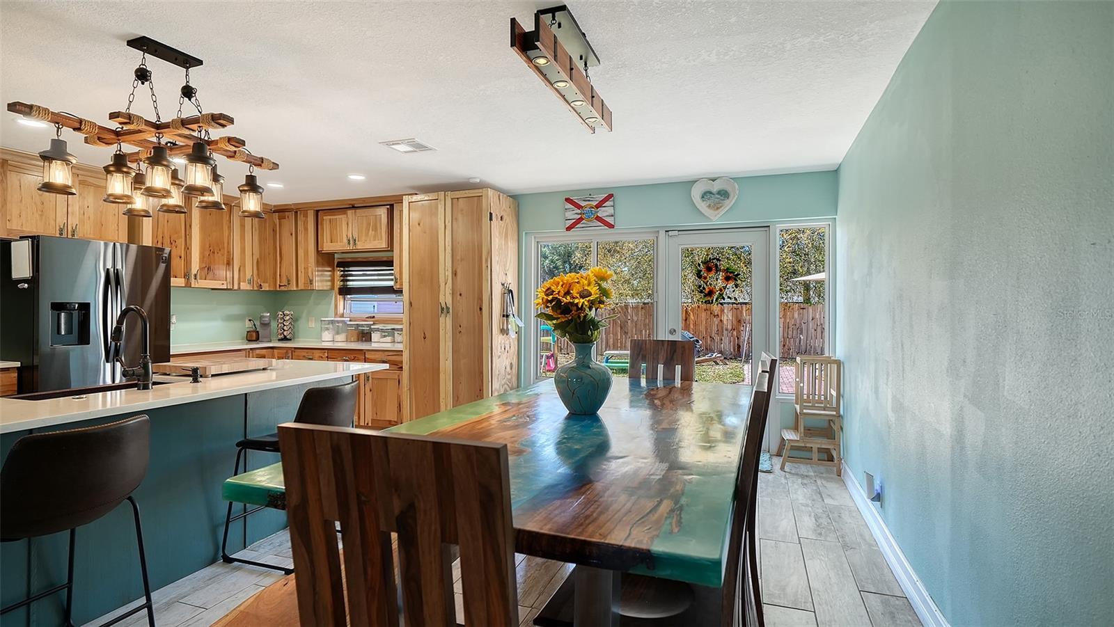 Image 22 of 41 For 1153 Salford Boulevard