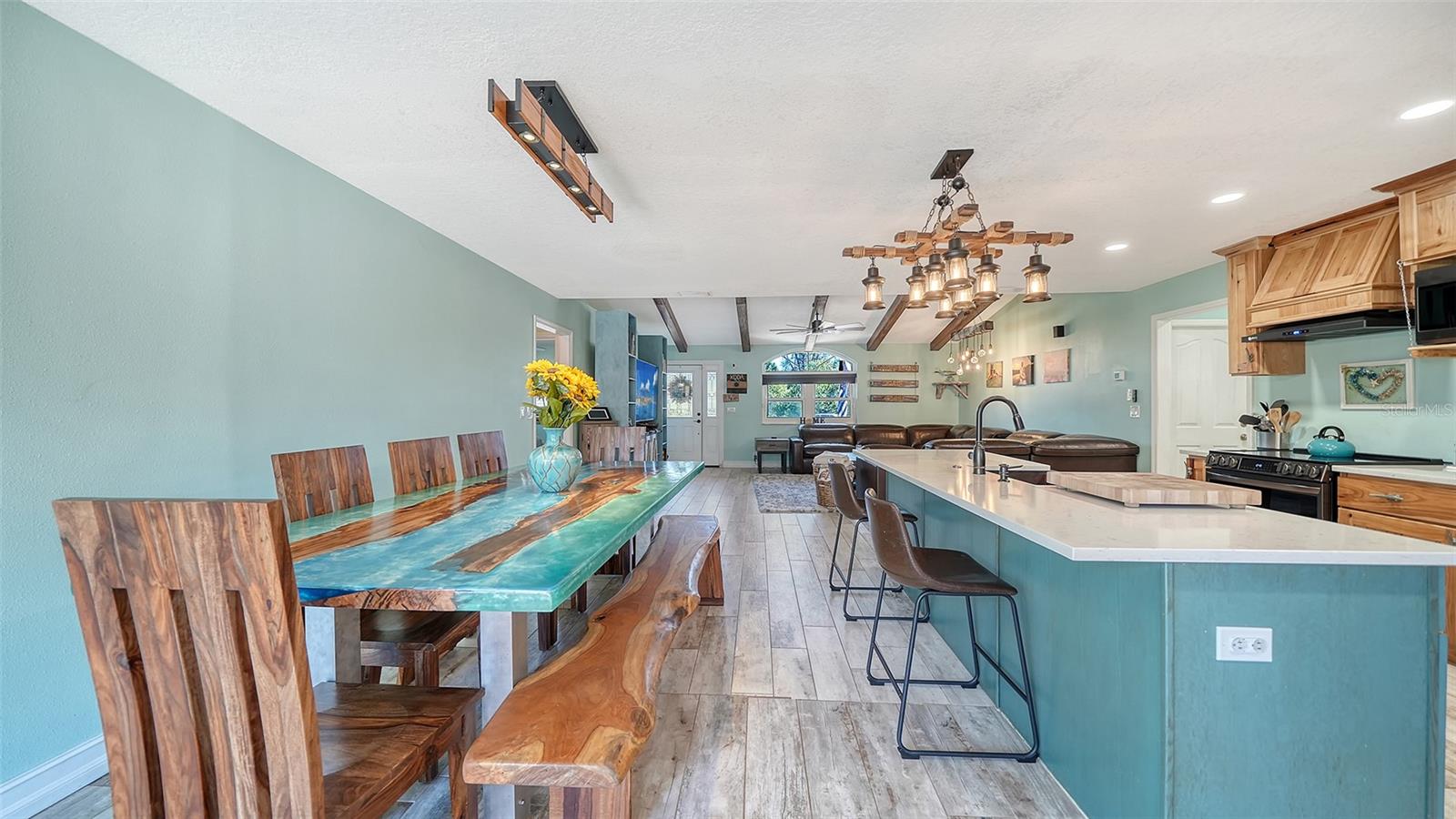 Image 24 of 41 For 1153 Salford Boulevard