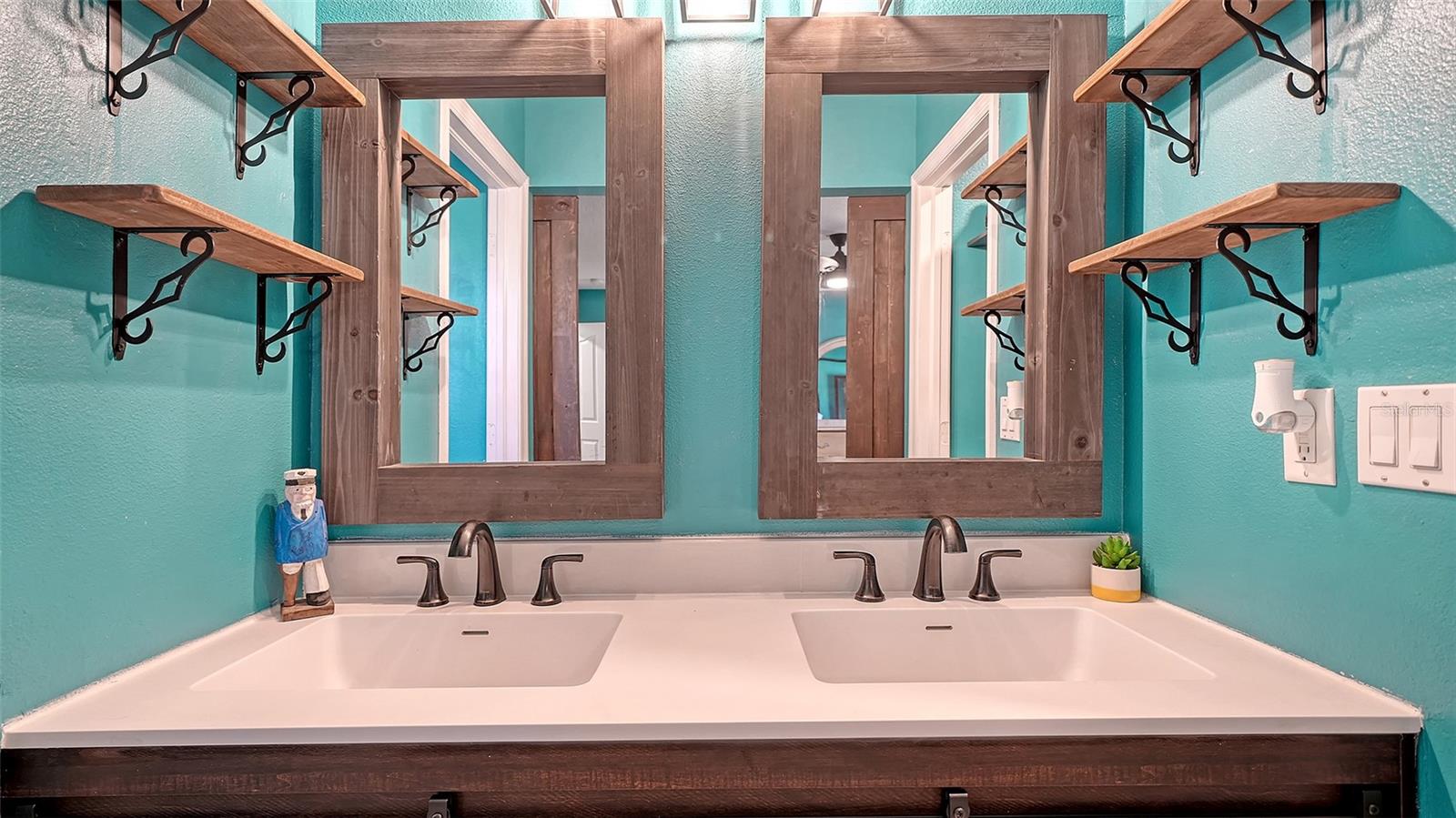 Image 29 of 41 For 1153 Salford Boulevard