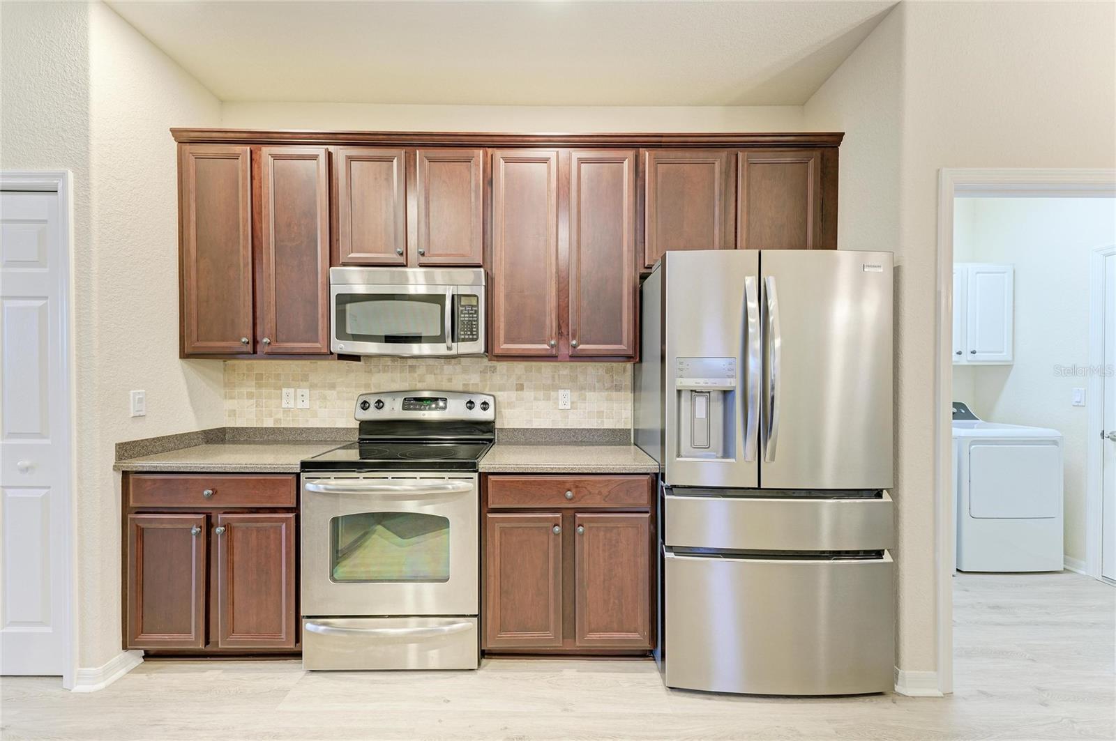 Image 18 of 84 For 220 River Enclave Court