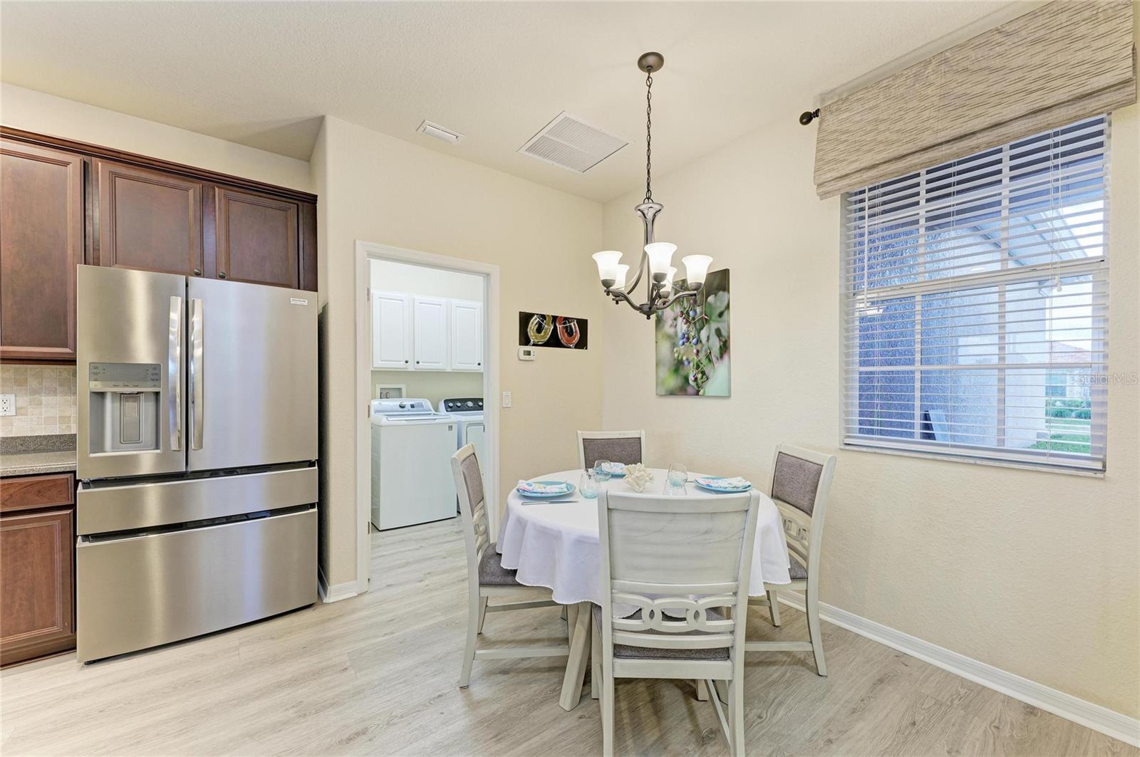 Image 20 of 84 For 220 River Enclave Court