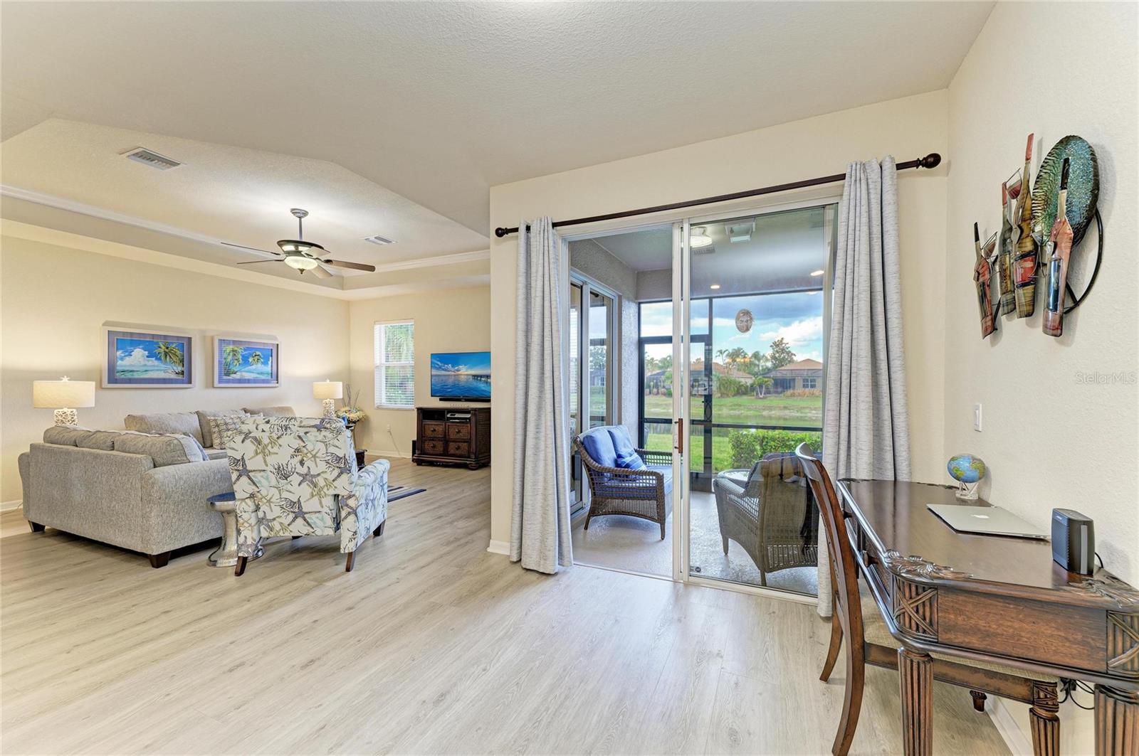 Image 23 of 84 For 220 River Enclave Court