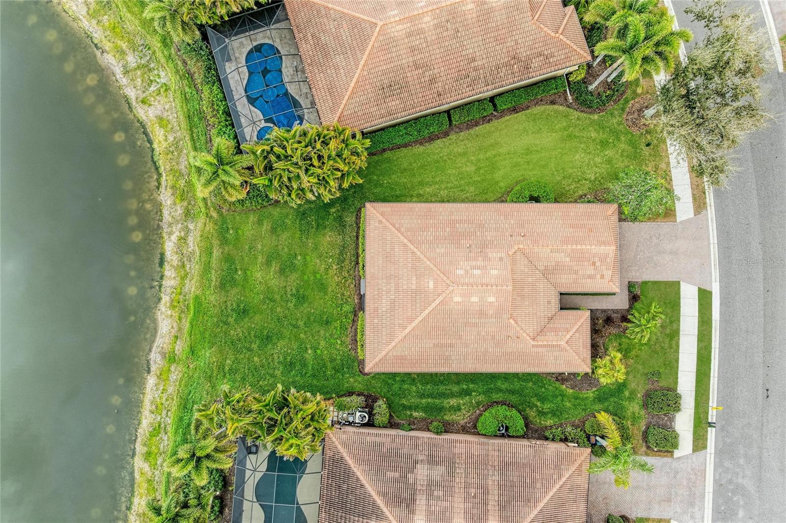 Image 9 of 84 For 220 River Enclave Court