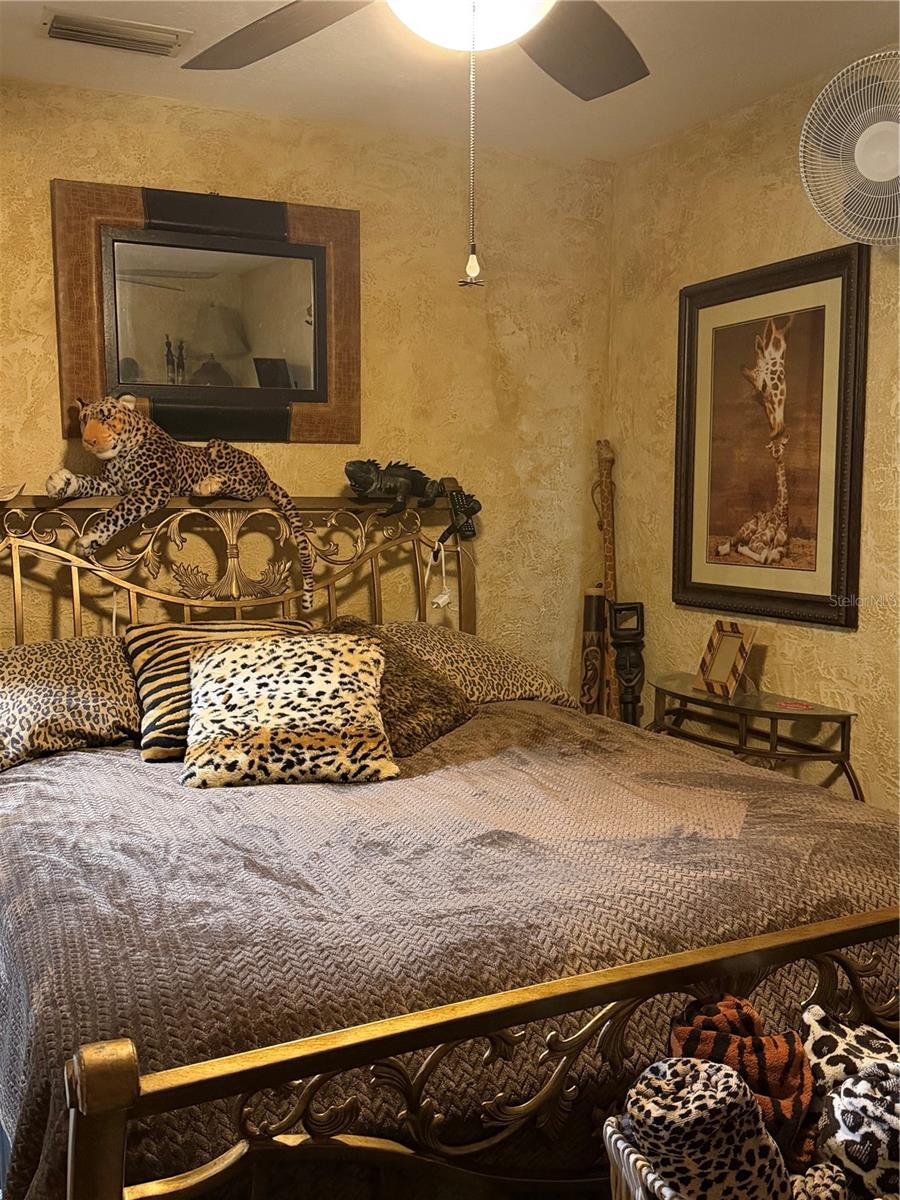 Image 4 of 46 For 1908 22nd Street W