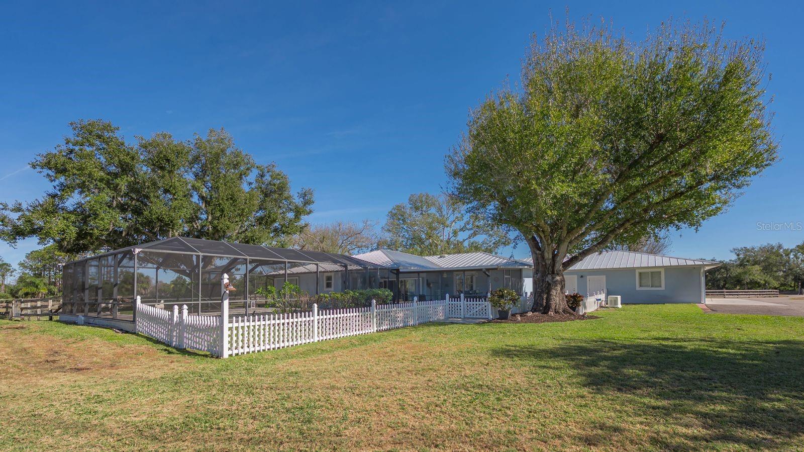 Image 33 of 67 For 7610 Saddle Creek Trail