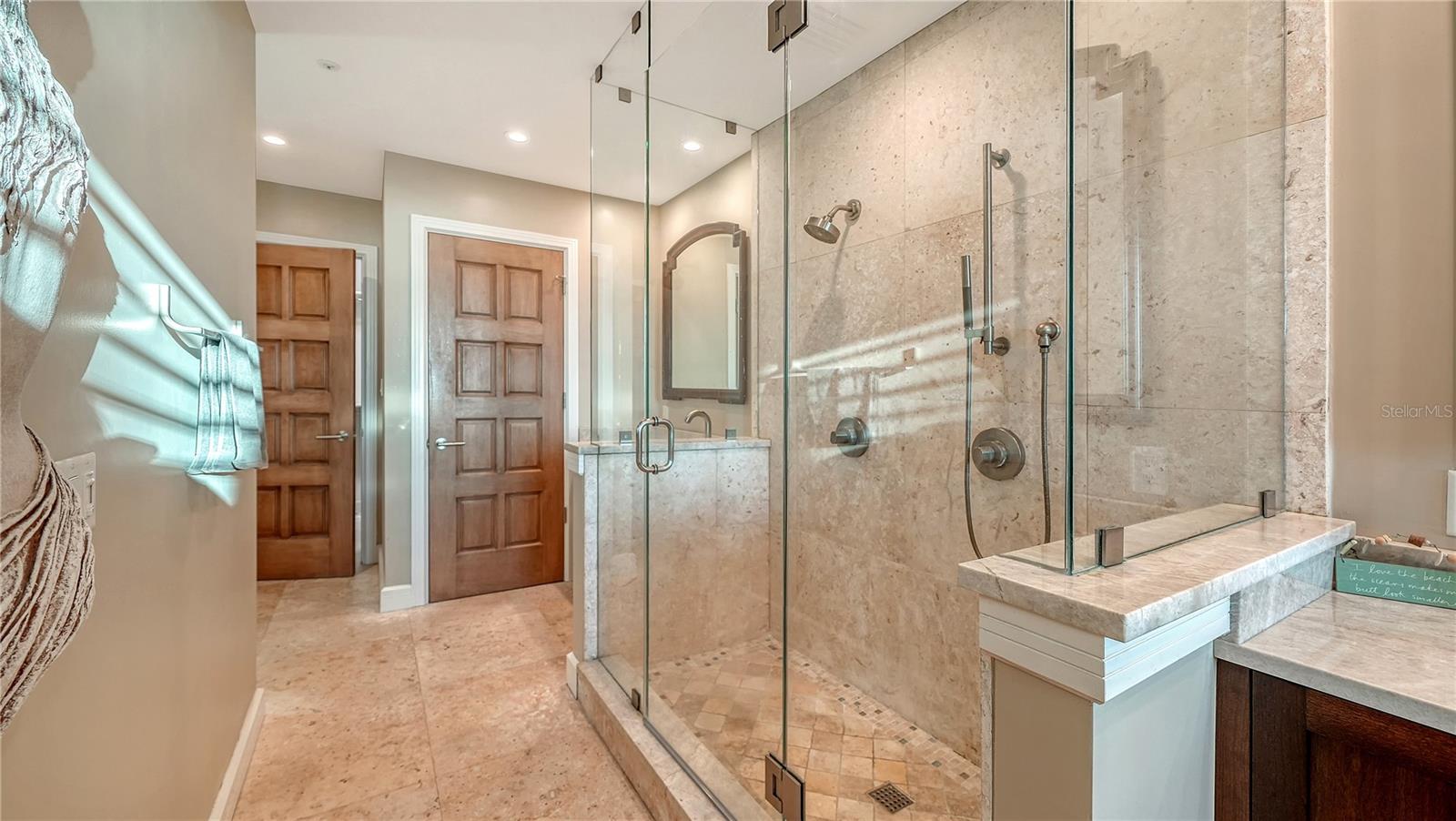 Image 18 of 61 For 2165 Gulf Of Mexico Drive 115