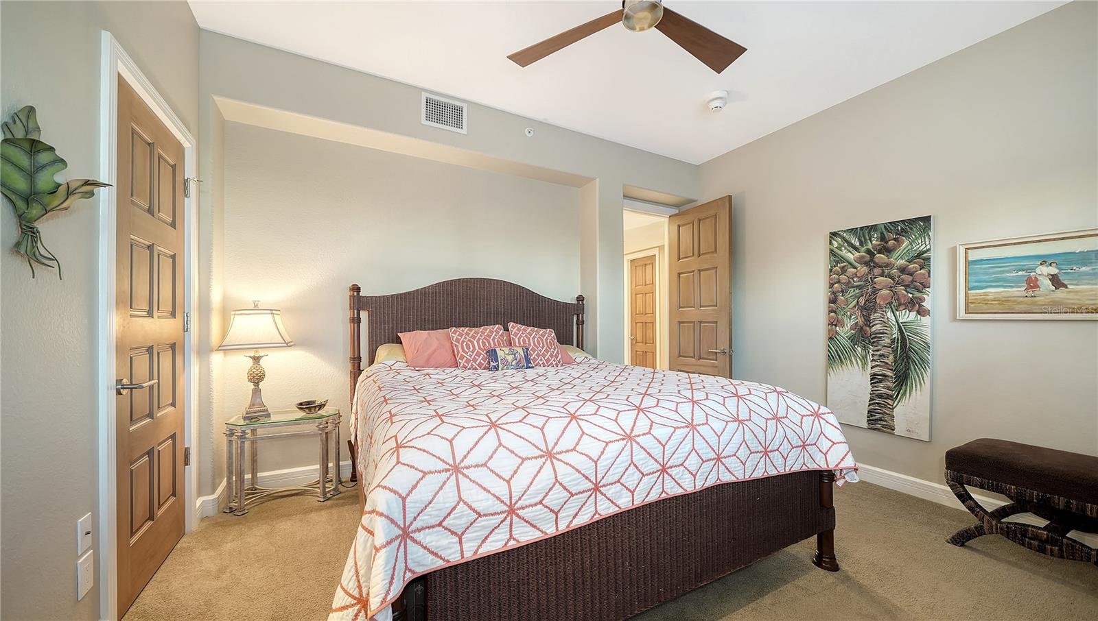 Image 21 of 61 For 2165 Gulf Of Mexico Drive 115