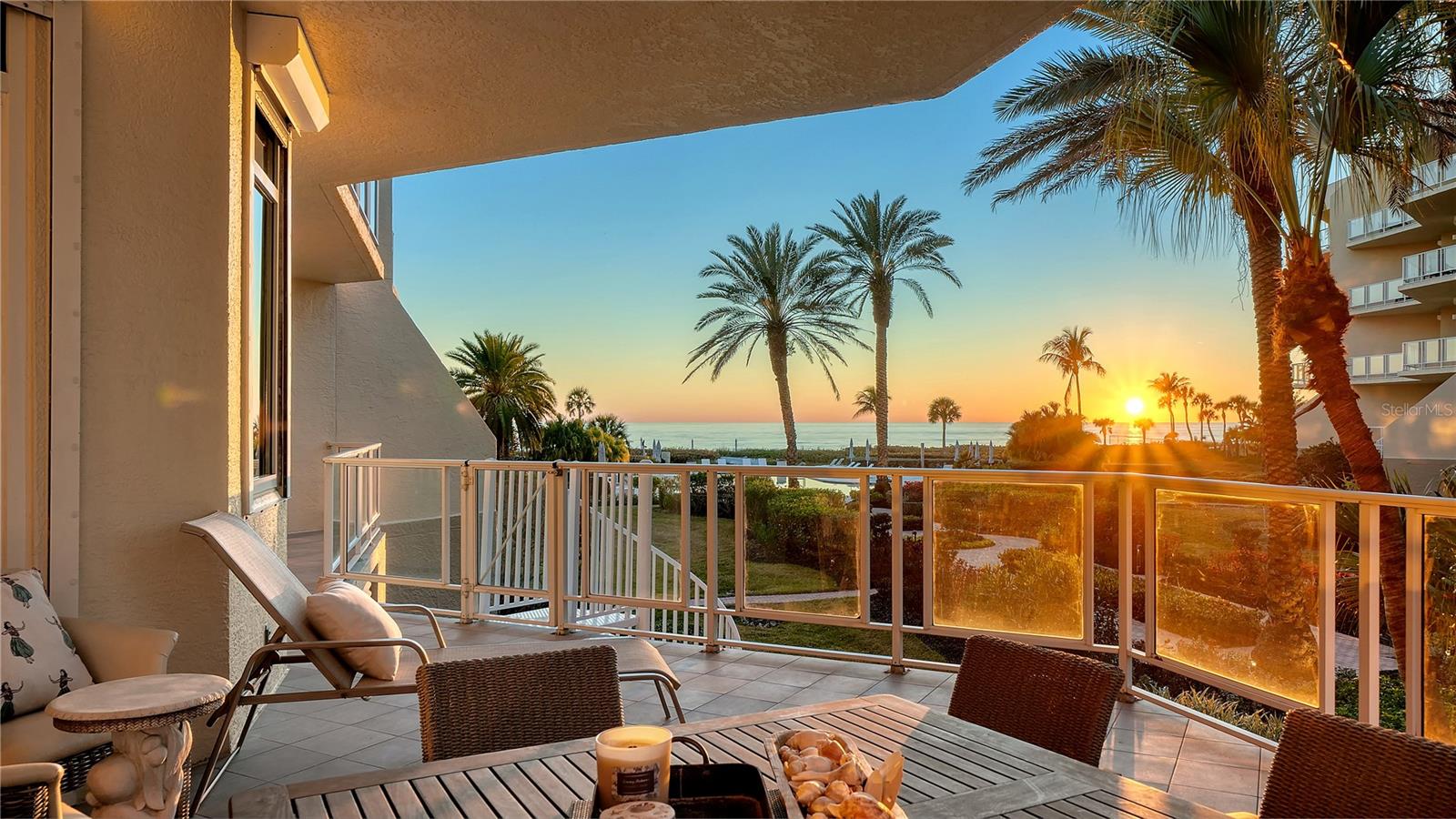 Image 28 of 61 For 2165 Gulf Of Mexico Drive 115