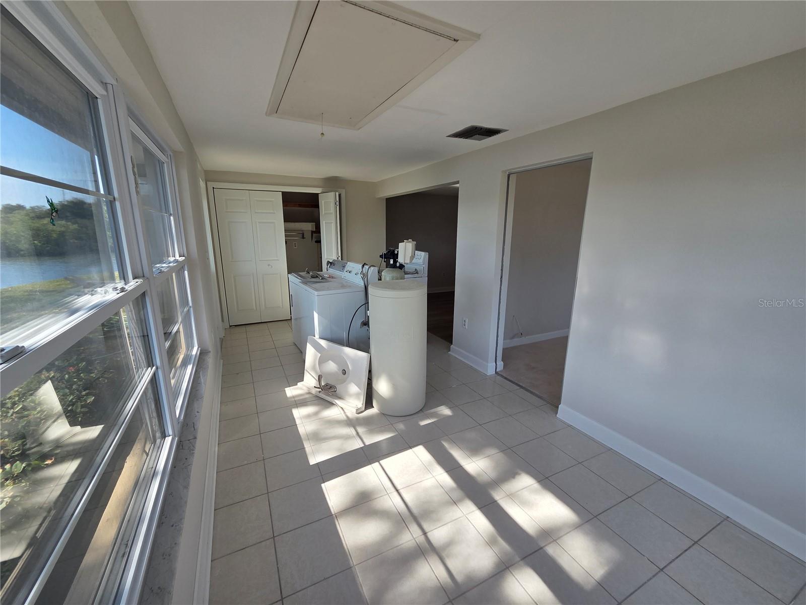 Image 17 of 25 For 4120 Stratford Drive