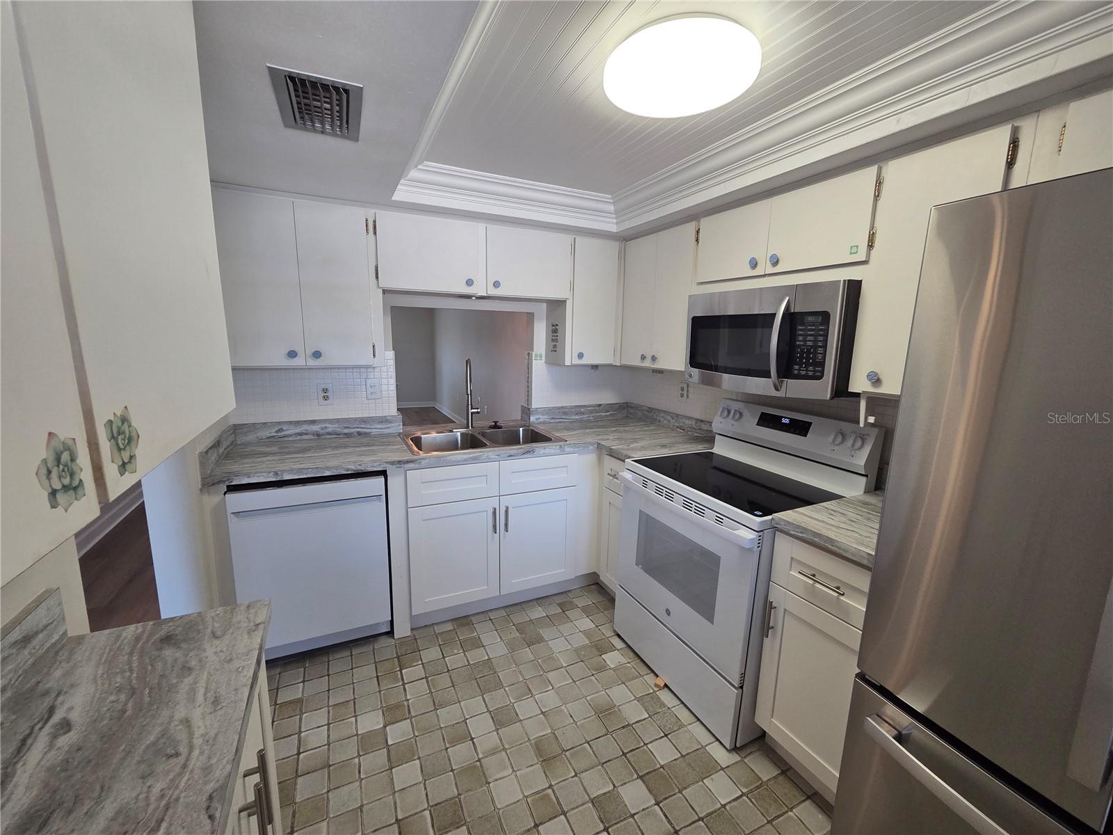 Image 7 of 25 For 4120 Stratford Drive