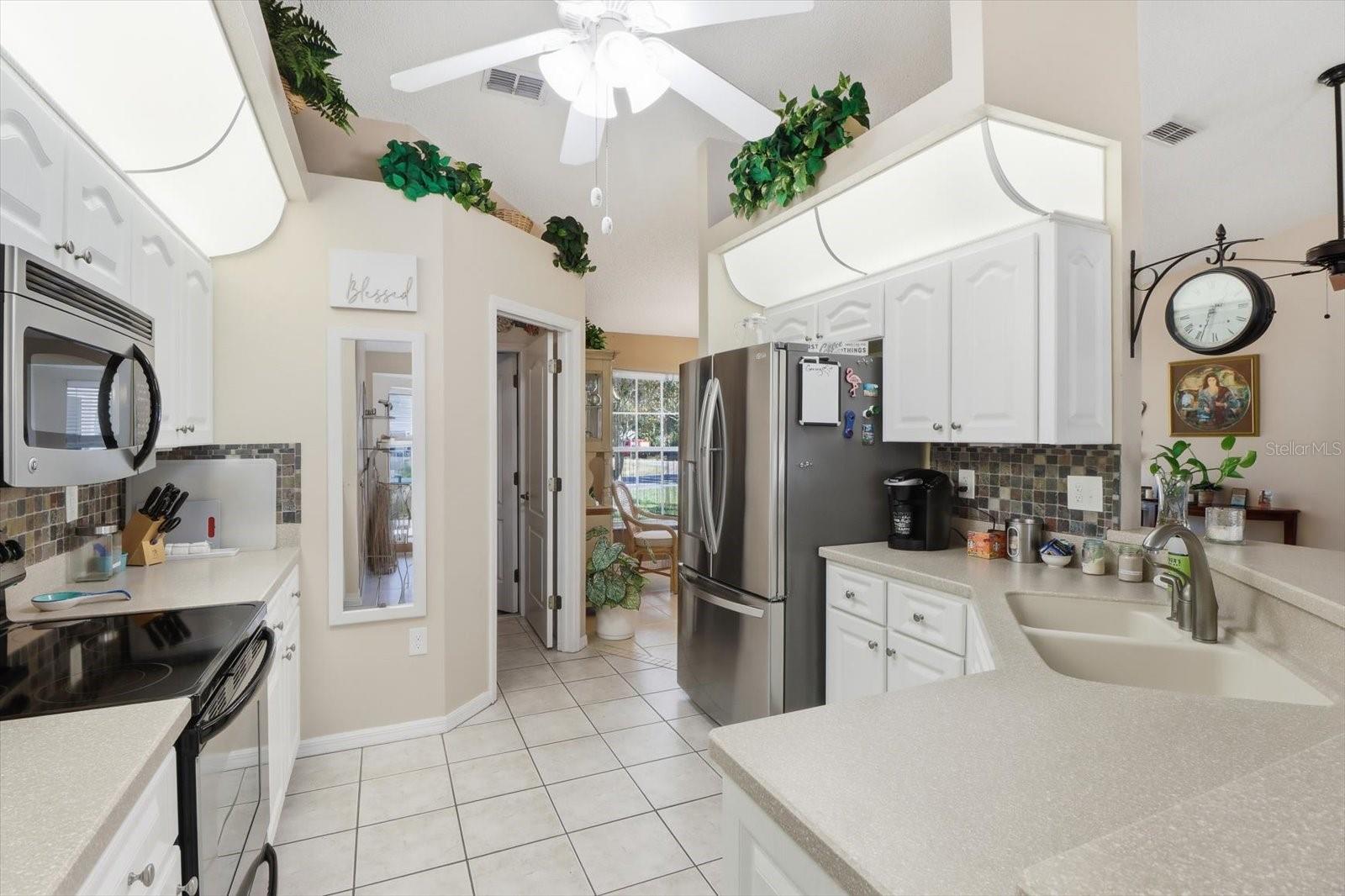 Image 22 of 45 For 11440 Waterway Drive