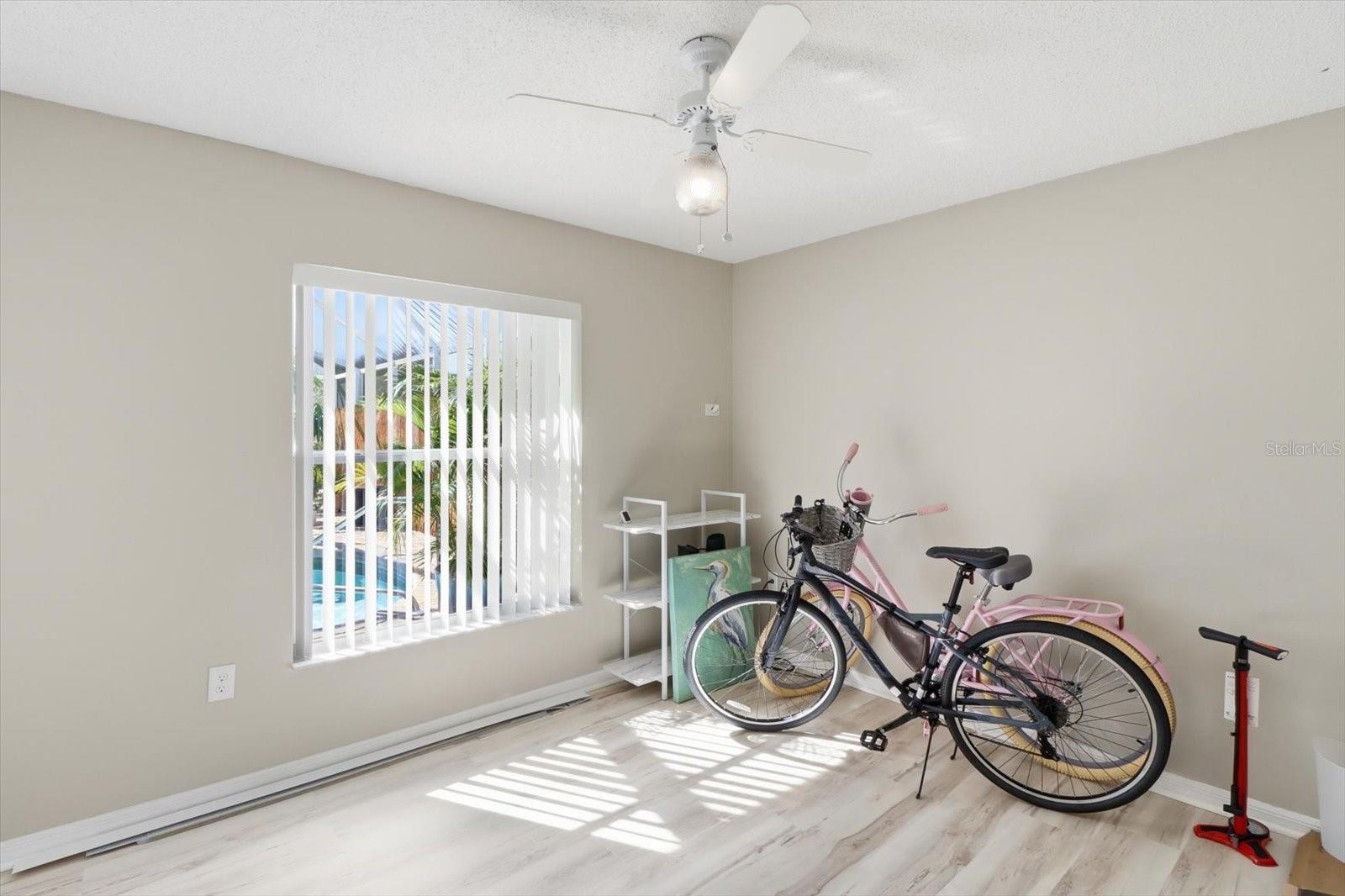 Image 25 of 45 For 11440 Waterway Drive