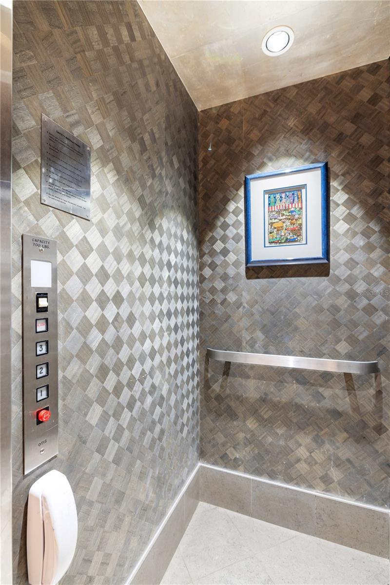 Image 17 of 95 For 5004 64th Dr W