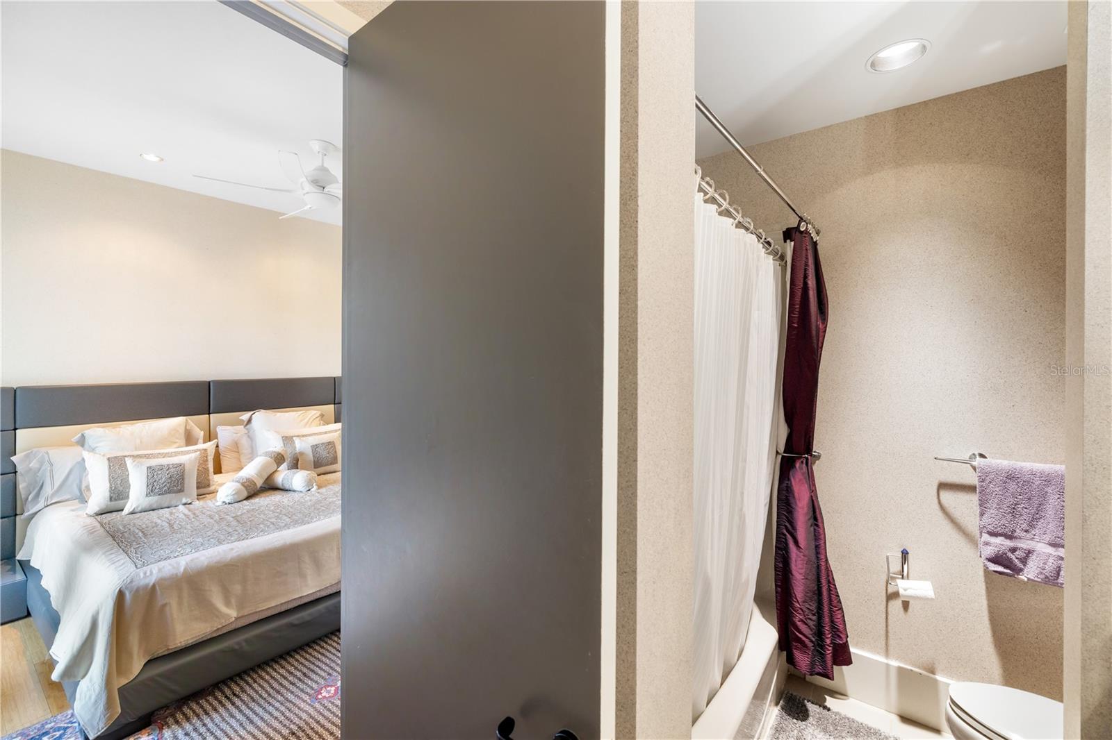 Image 46 of 95 For 5004 64th Dr W