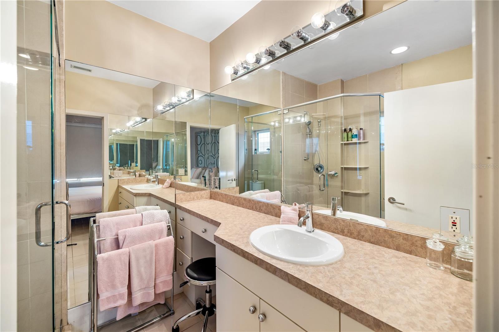 Image 72 of 95 For 5004 64th Dr W