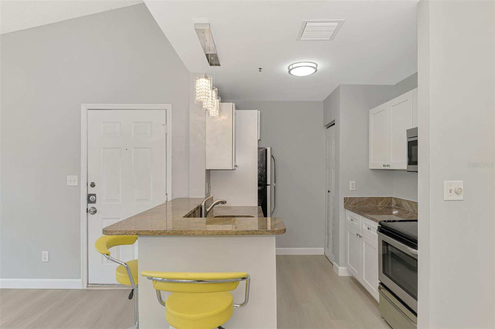 Image 18 of 77 For 4006 Crockers Lake Boulevard 26