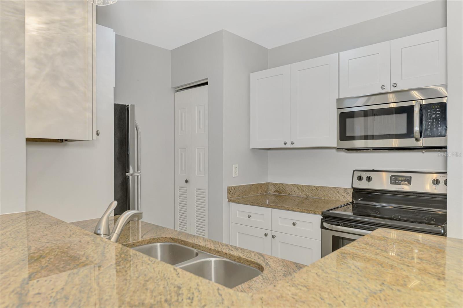 Image 19 of 77 For 4006 Crockers Lake Boulevard 26