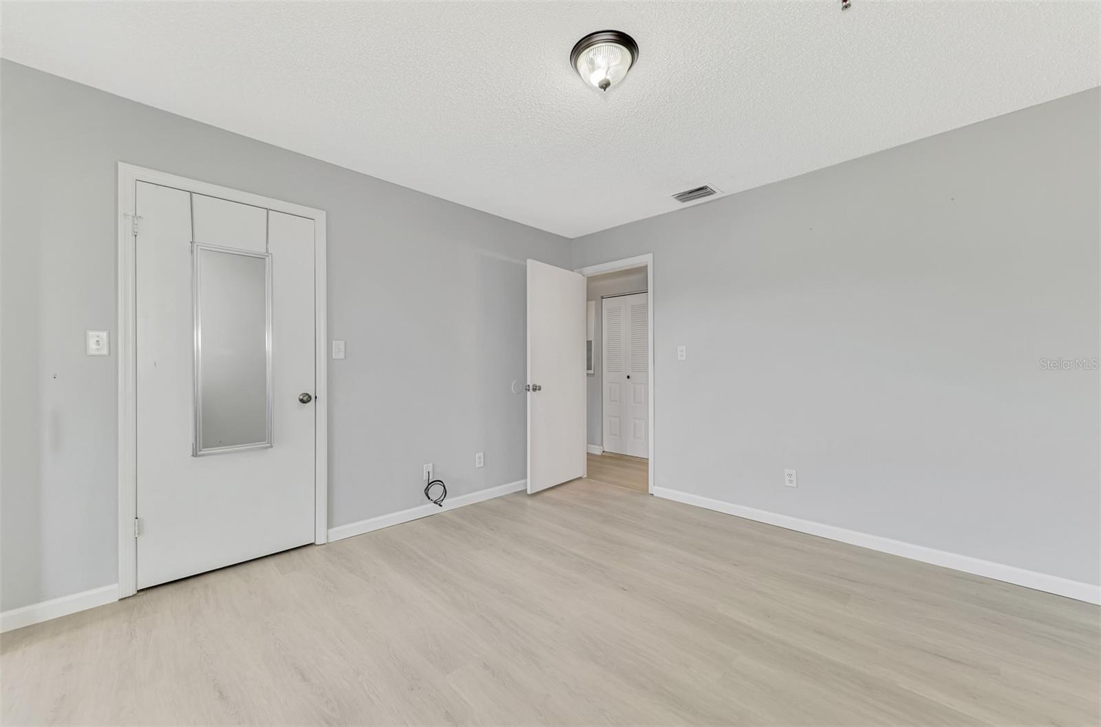 Image 29 of 77 For 4006 Crockers Lake Boulevard 26