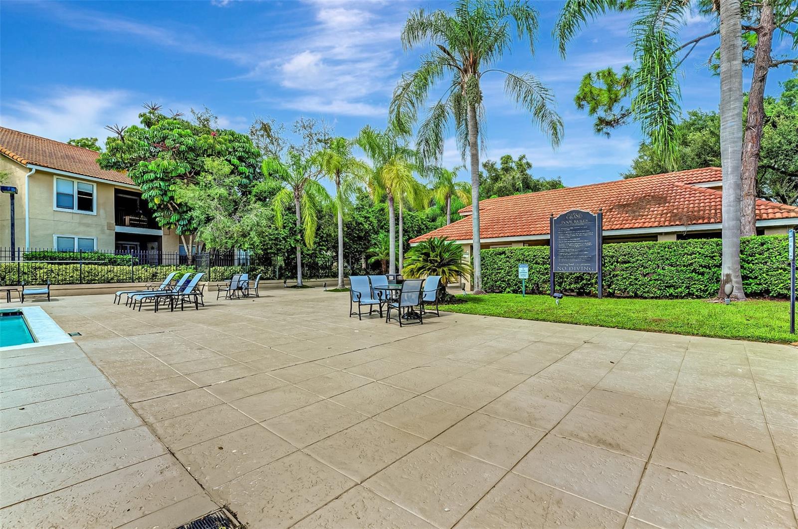 Image 65 of 77 For 4006 Crockers Lake Boulevard 26