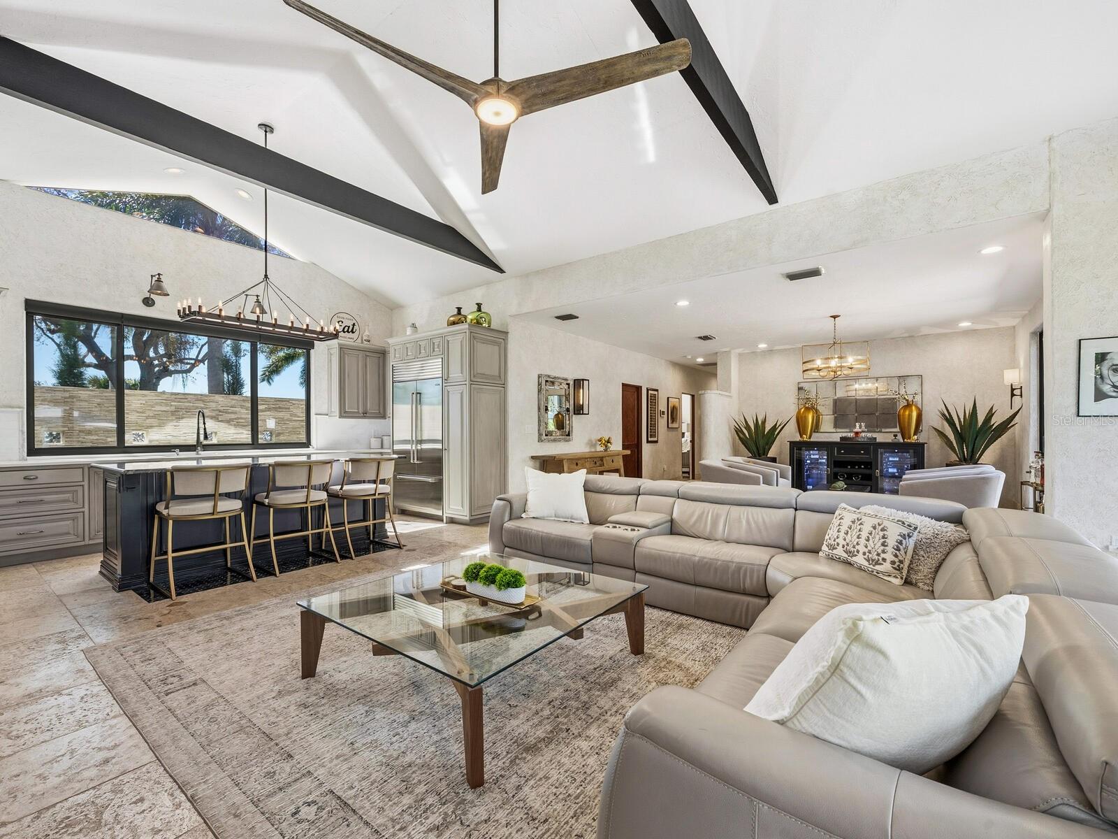 Listing photo id 13 for 319 Bird Key Drive