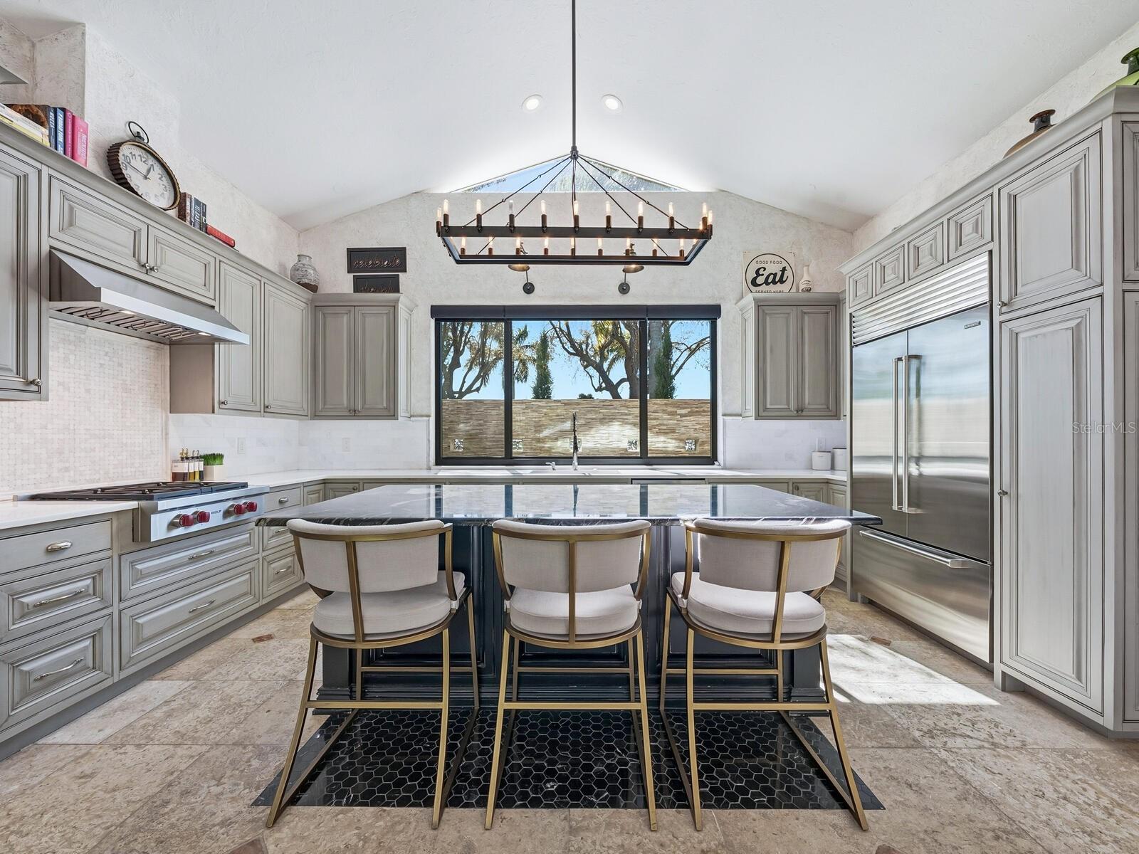 Listing photo id 14 for 319 Bird Key Drive