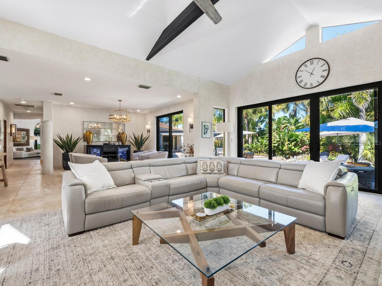 Listing photo id 20 for 319 Bird Key Drive