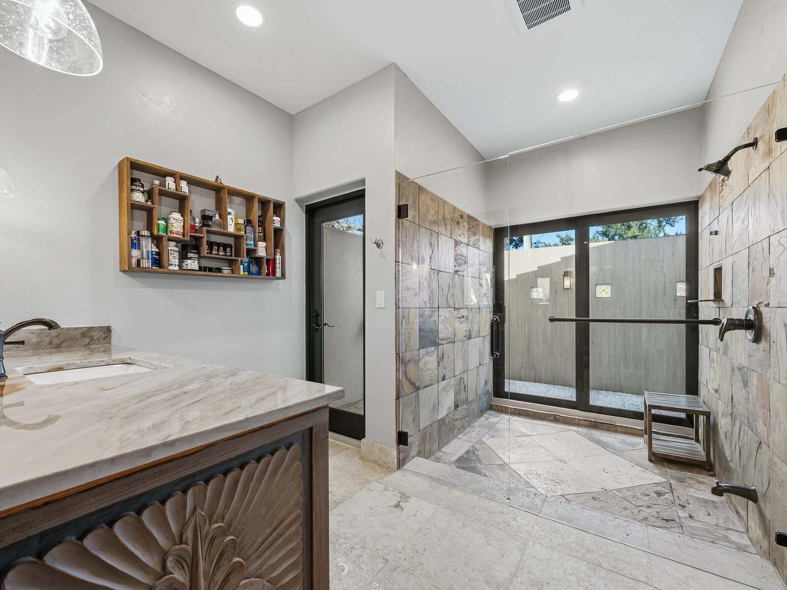 Listing photo id 33 for 319 Bird Key Drive