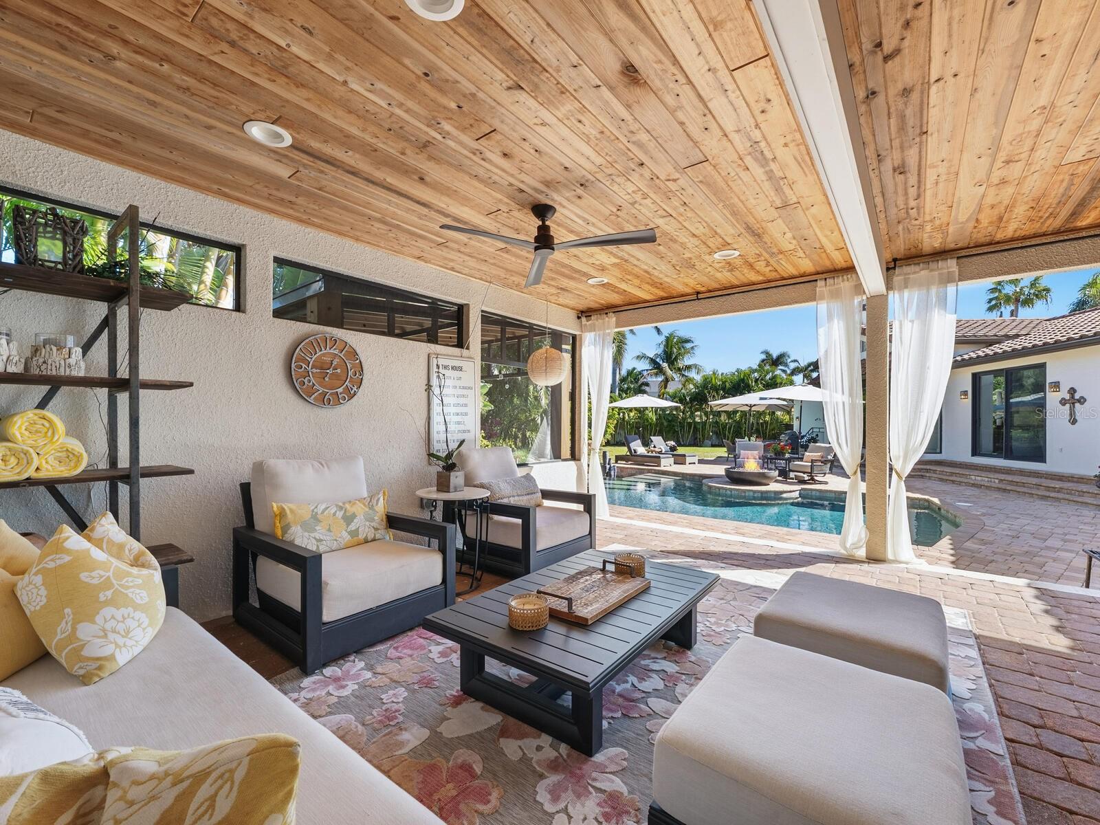 Listing photo id 36 for 319 Bird Key Drive