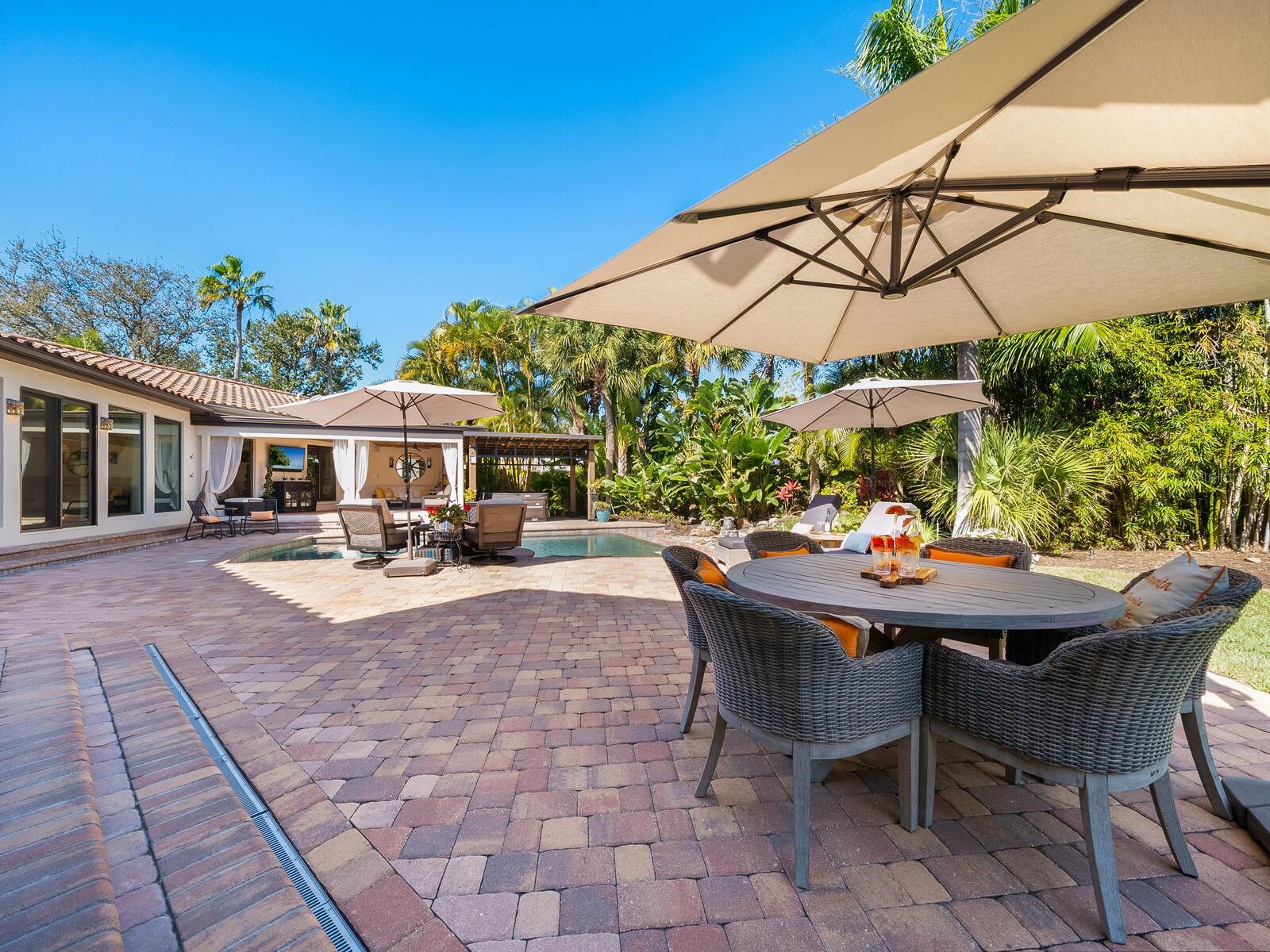 Listing photo id 42 for 319 Bird Key Drive