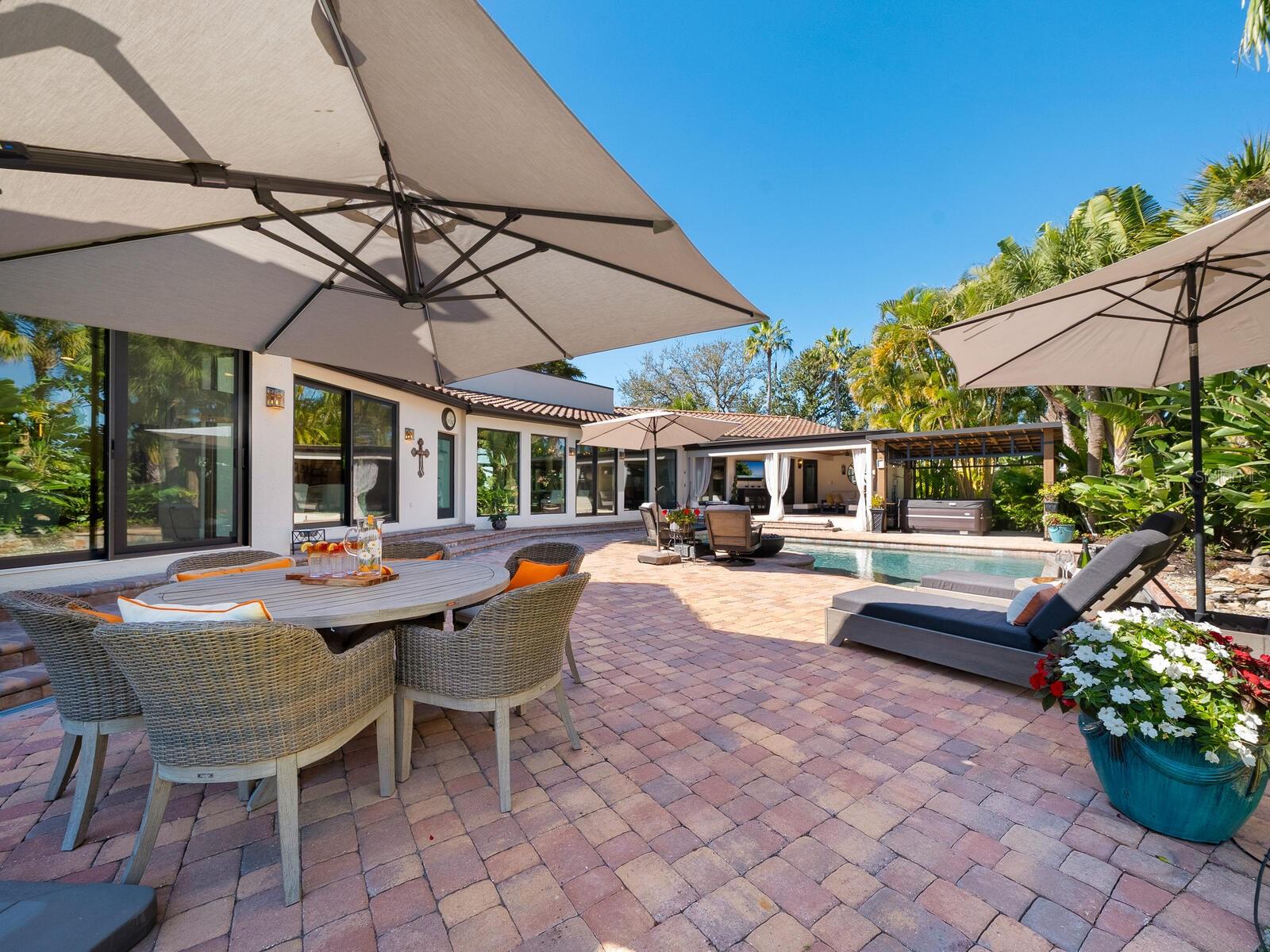 Listing photo id 43 for 319 Bird Key Drive