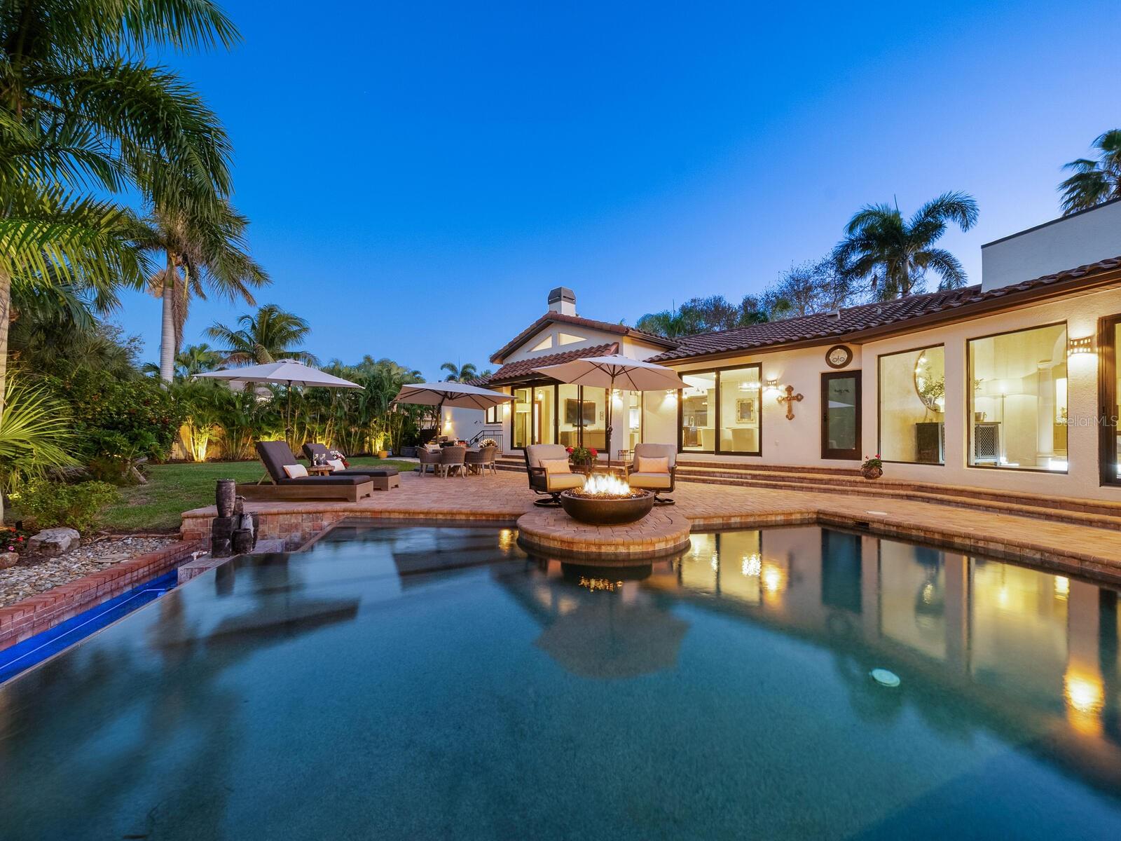 Listing photo id 3 for 319 Bird Key Drive