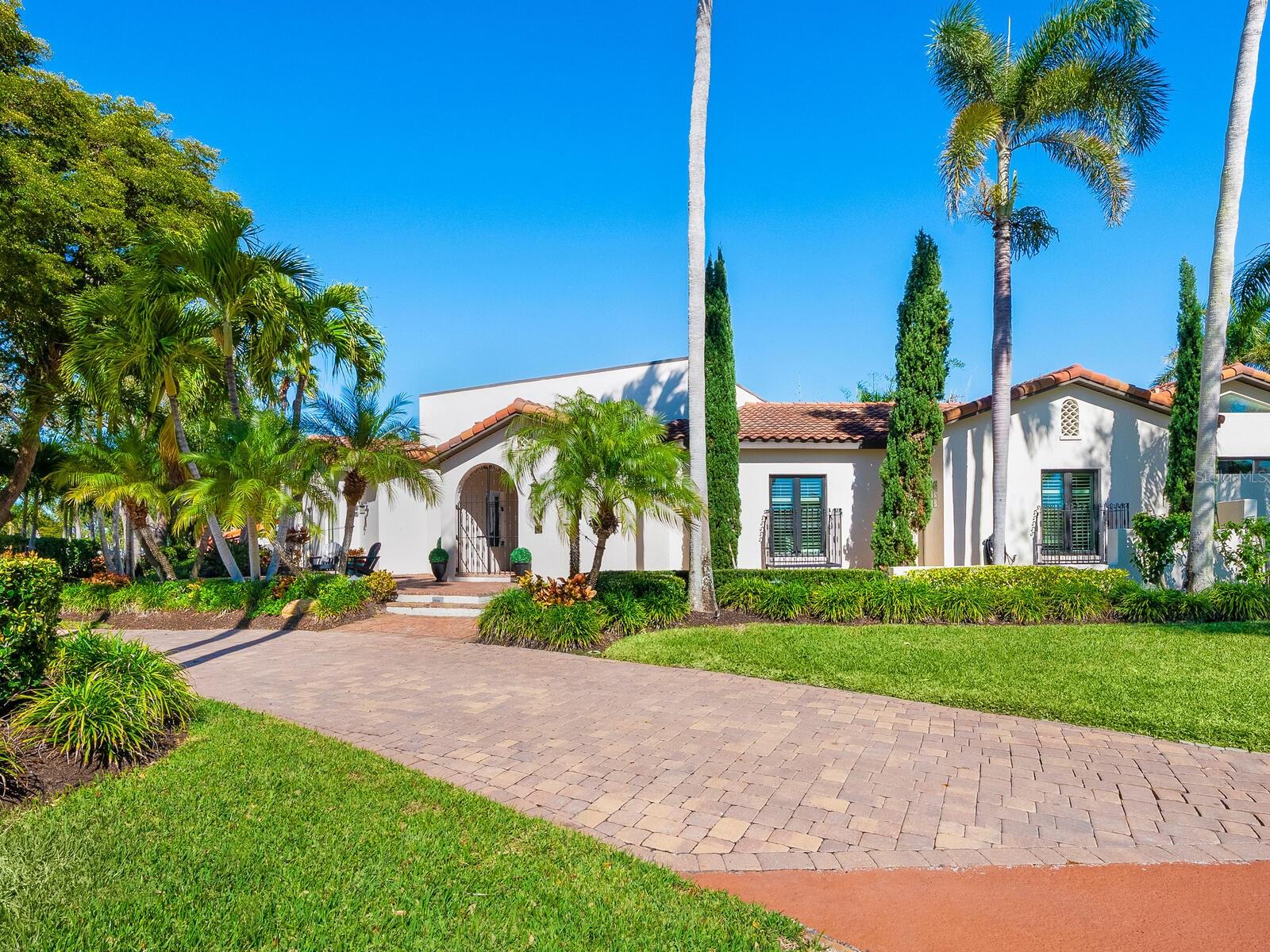 Listing photo id 60 for 319 Bird Key Drive