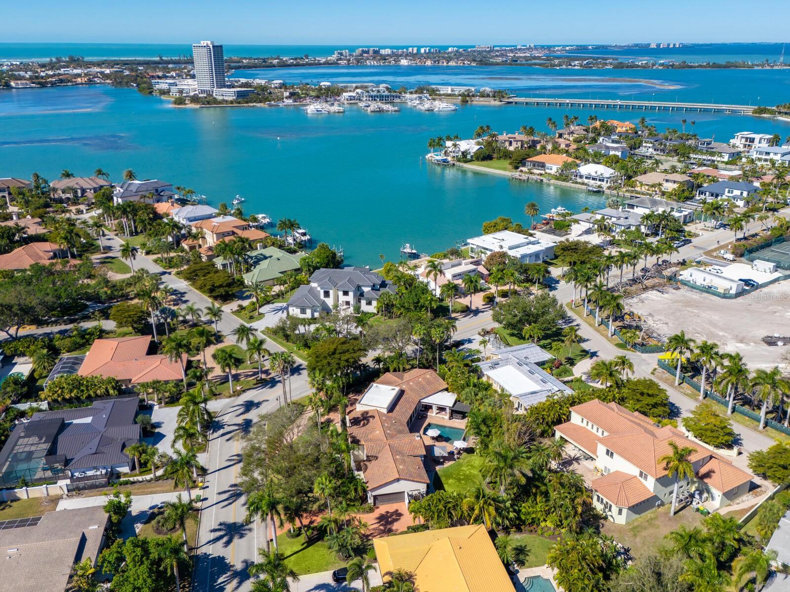 Listing photo id 62 for 319 Bird Key Drive