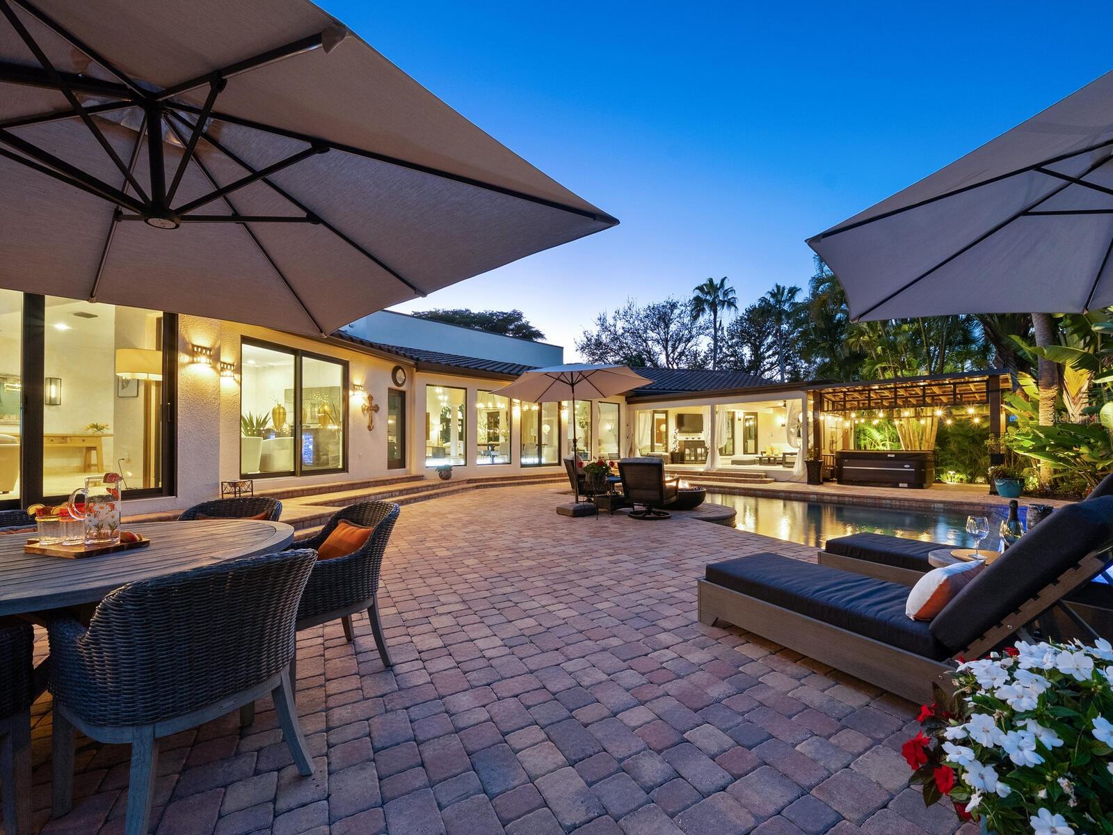 Listing photo id 5 for 319 Bird Key Drive