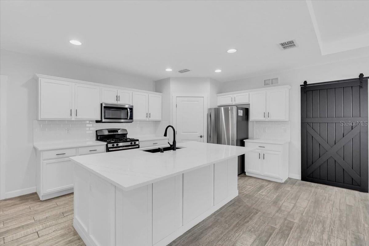 Image 22 of 50 For 11790 Forest Park Circle